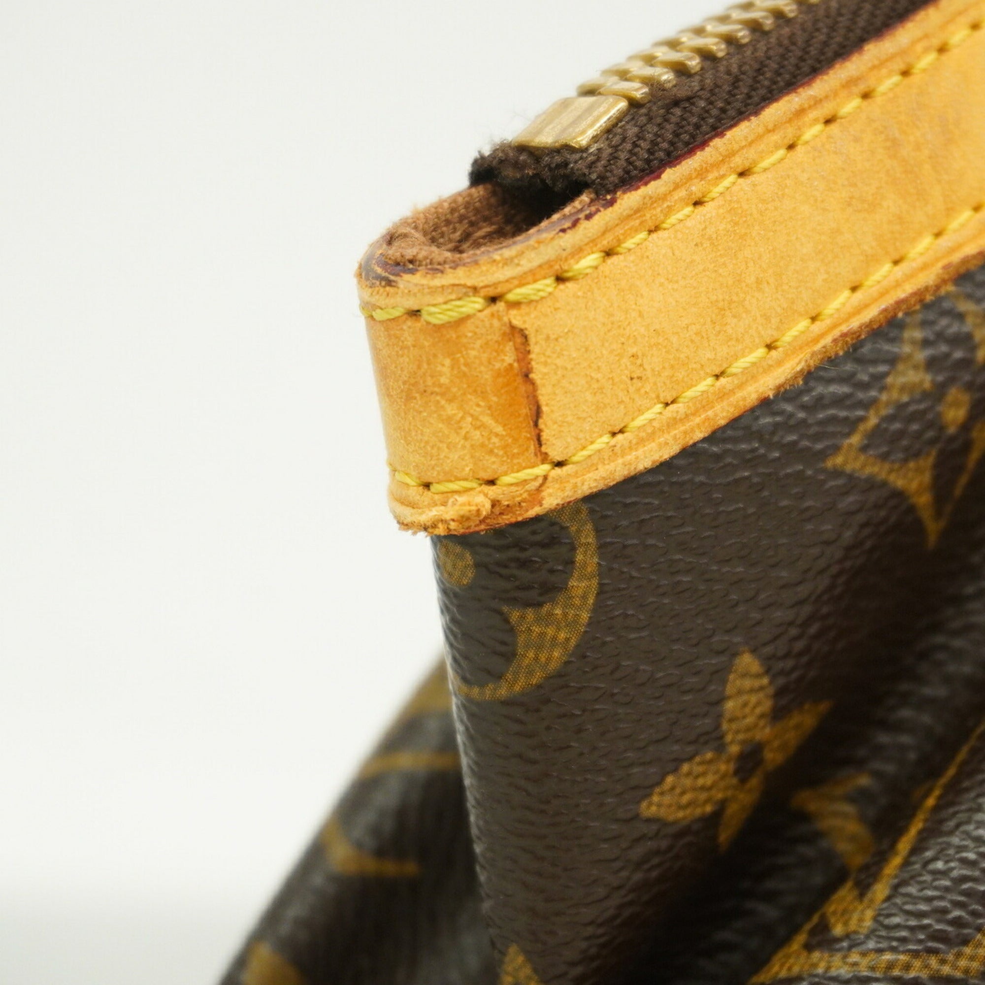 Louis Vuitton Brown Handbag (Pre-Owned)