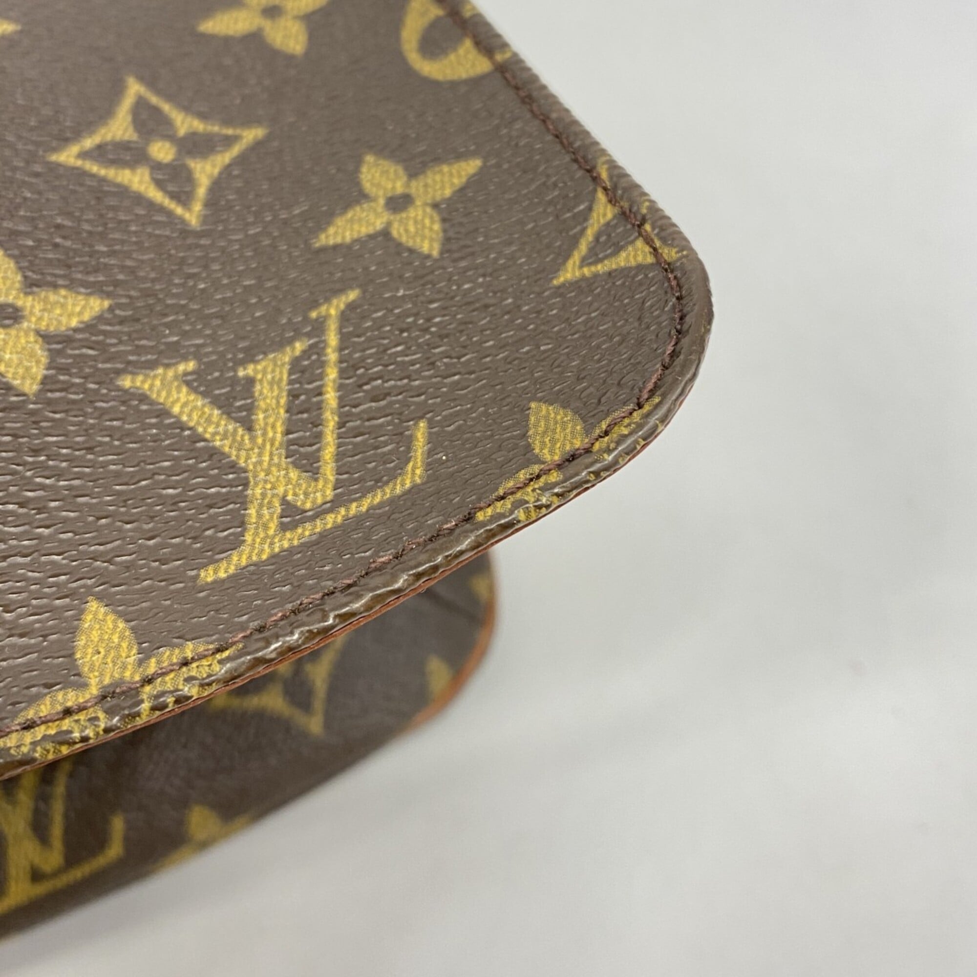 Louis Vuitton Brown Shoulder Bag (Pre-Owned)