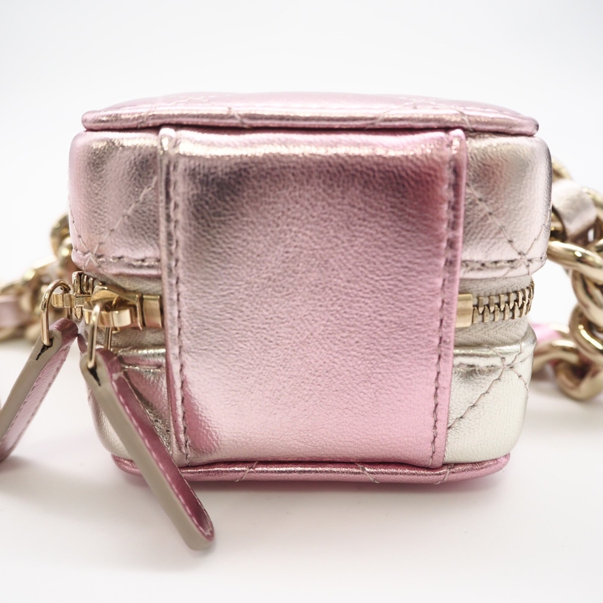 Chanel Matelasse Pink Silver Leather Shoulder Bag (Pre-Owned)