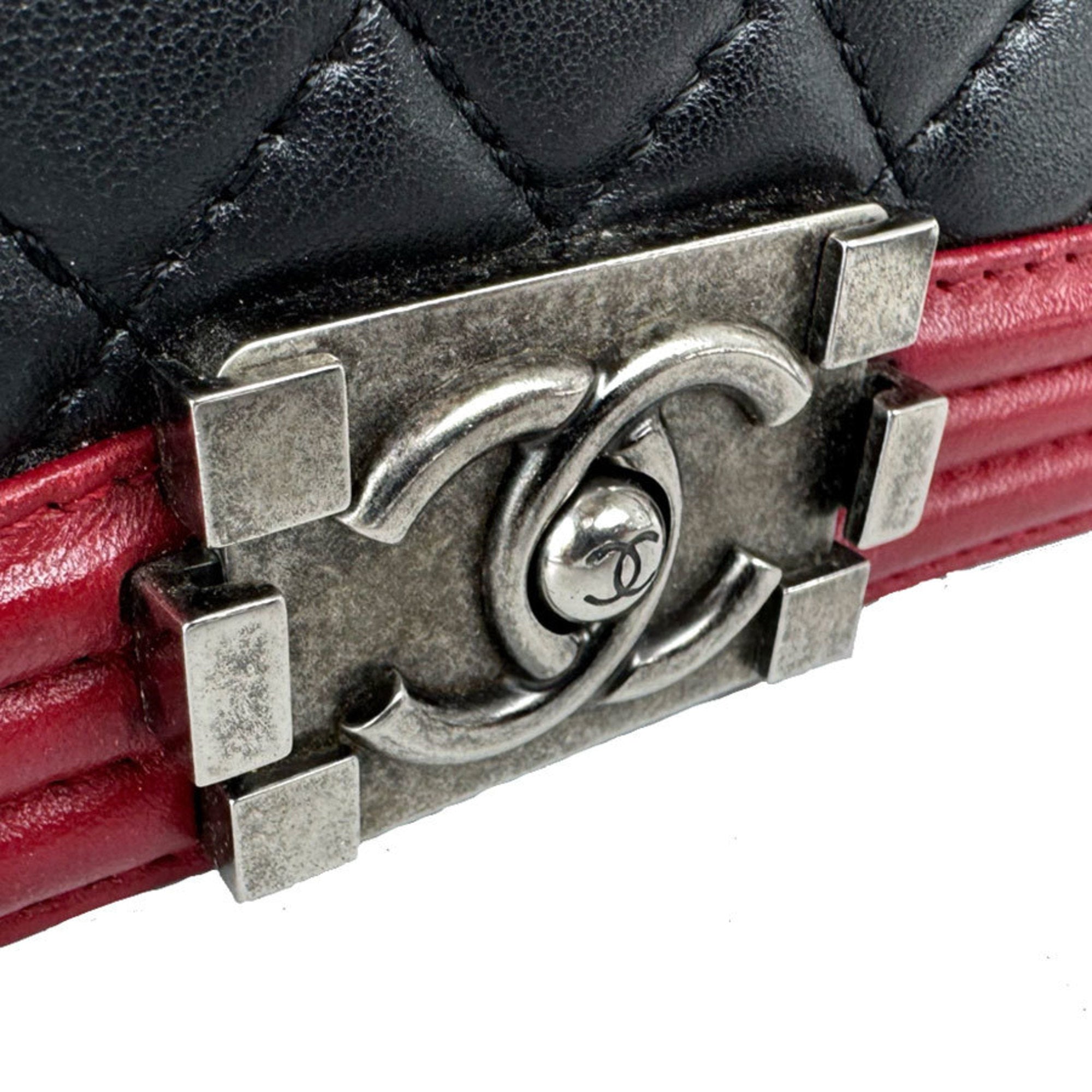 Chanel Black Red Color Leather Shoulder Bag (Pre-Owned)