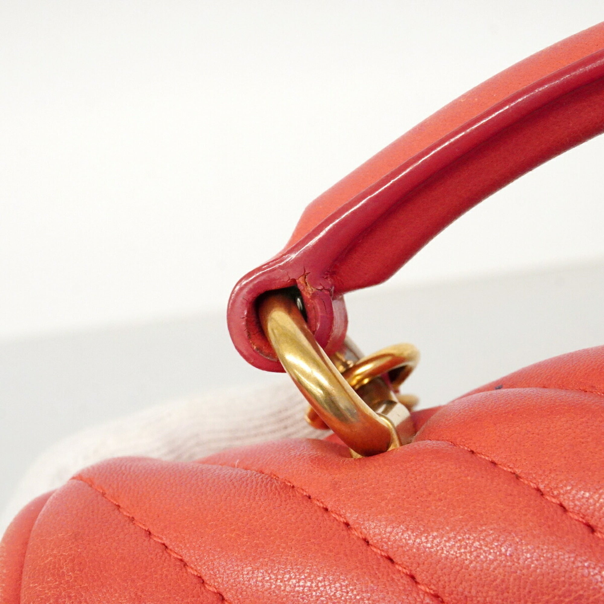 Chanel Pink Leather Handbag (Pre-Owned)
