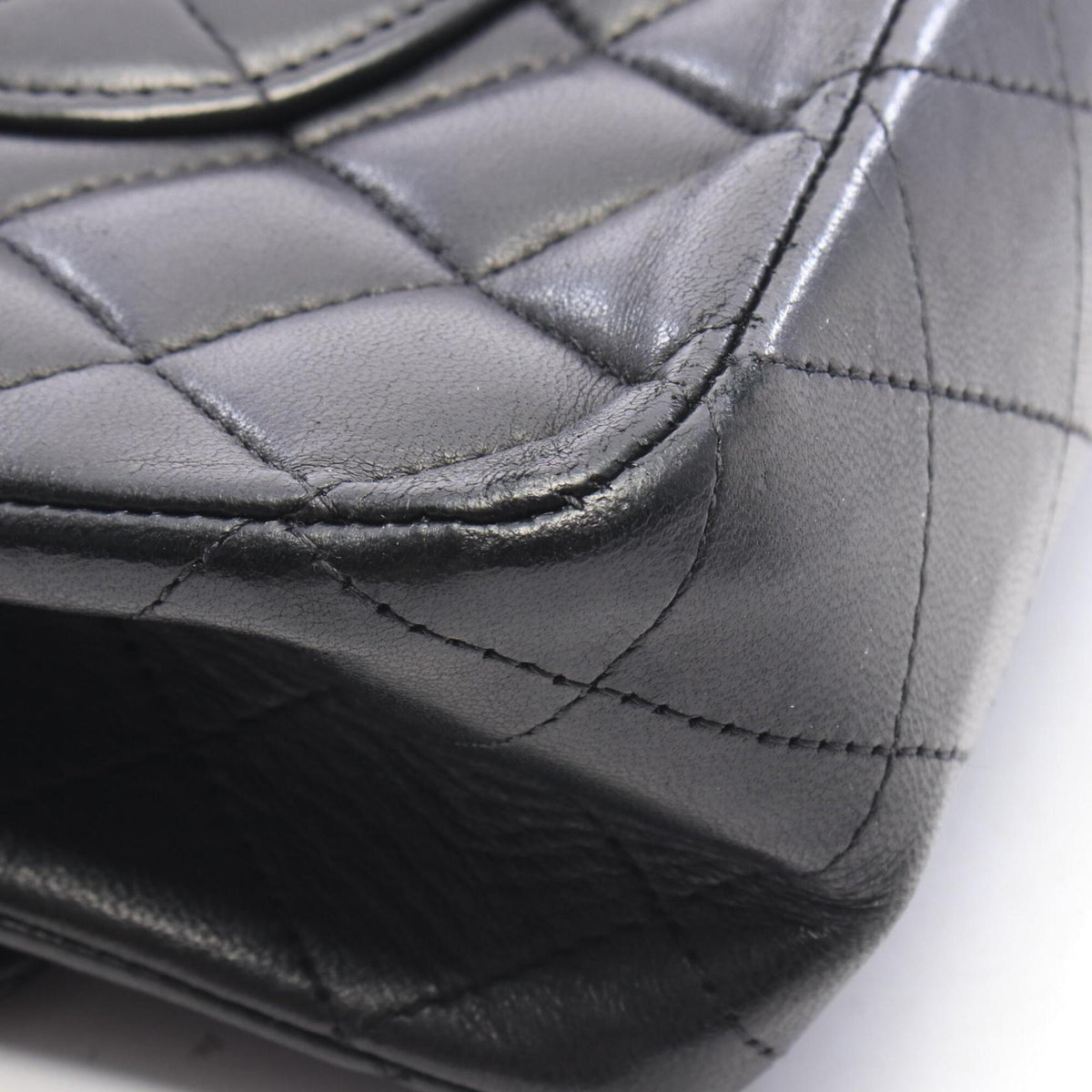 Chanel Black Leather Handbag Shoulder Bag (Pre-Owned)
