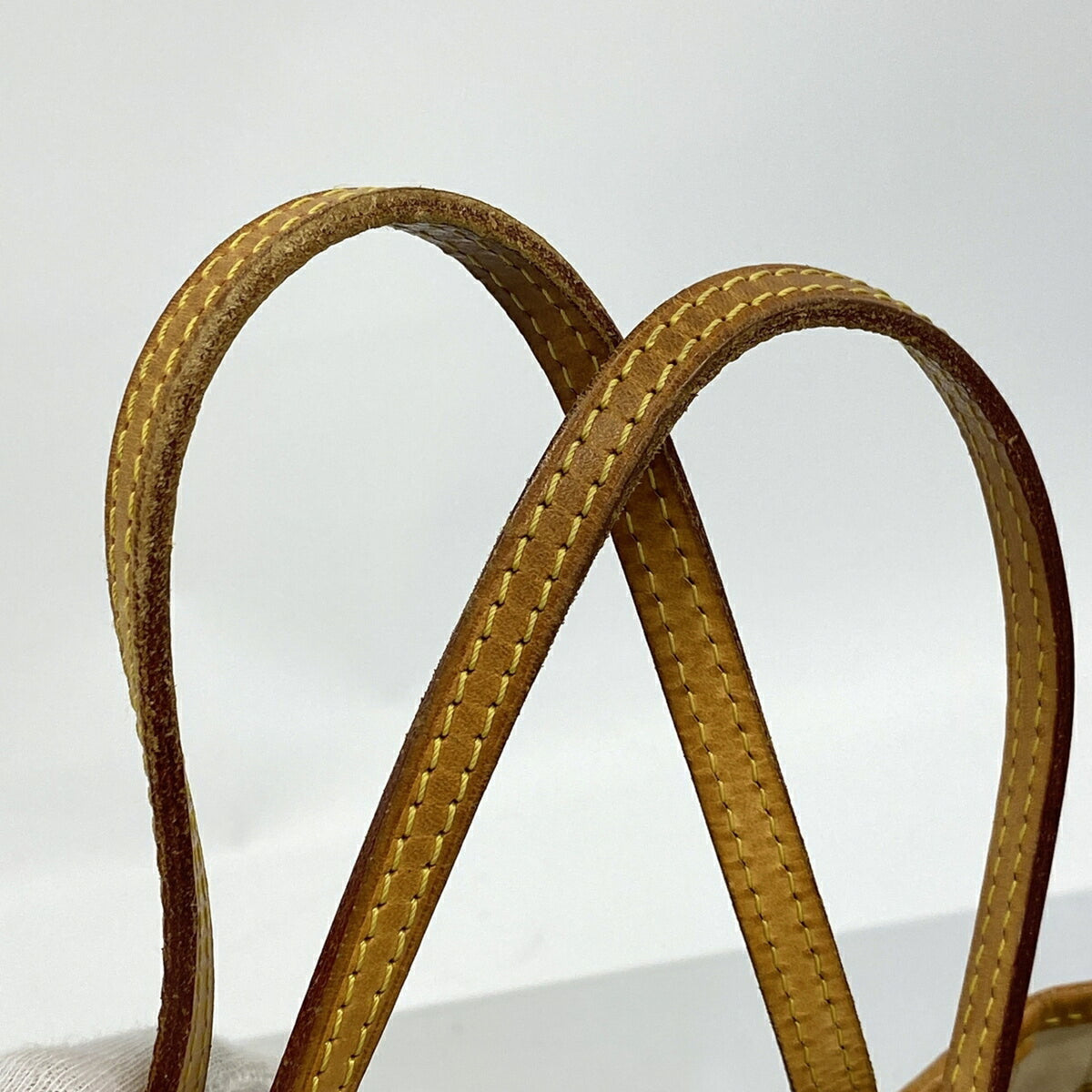 Louis Vuitton White Tote Bag (Pre-Owned)