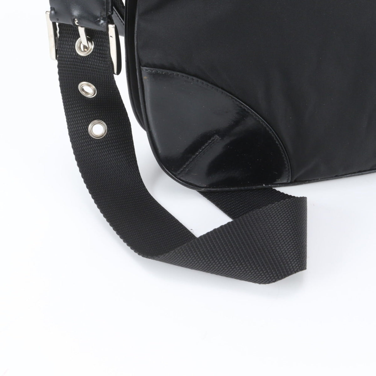 Prada Black Leather Nylon Messenger Bag Shoulder Bag (Pre-Owned)