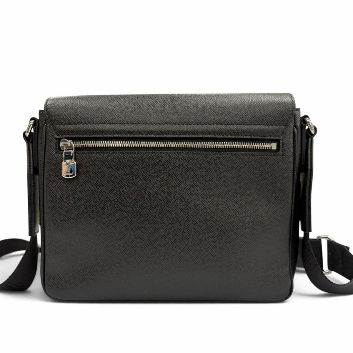 Louis Vuitton Black Taiga Leather Shoulder Bag (Pre-Owned)