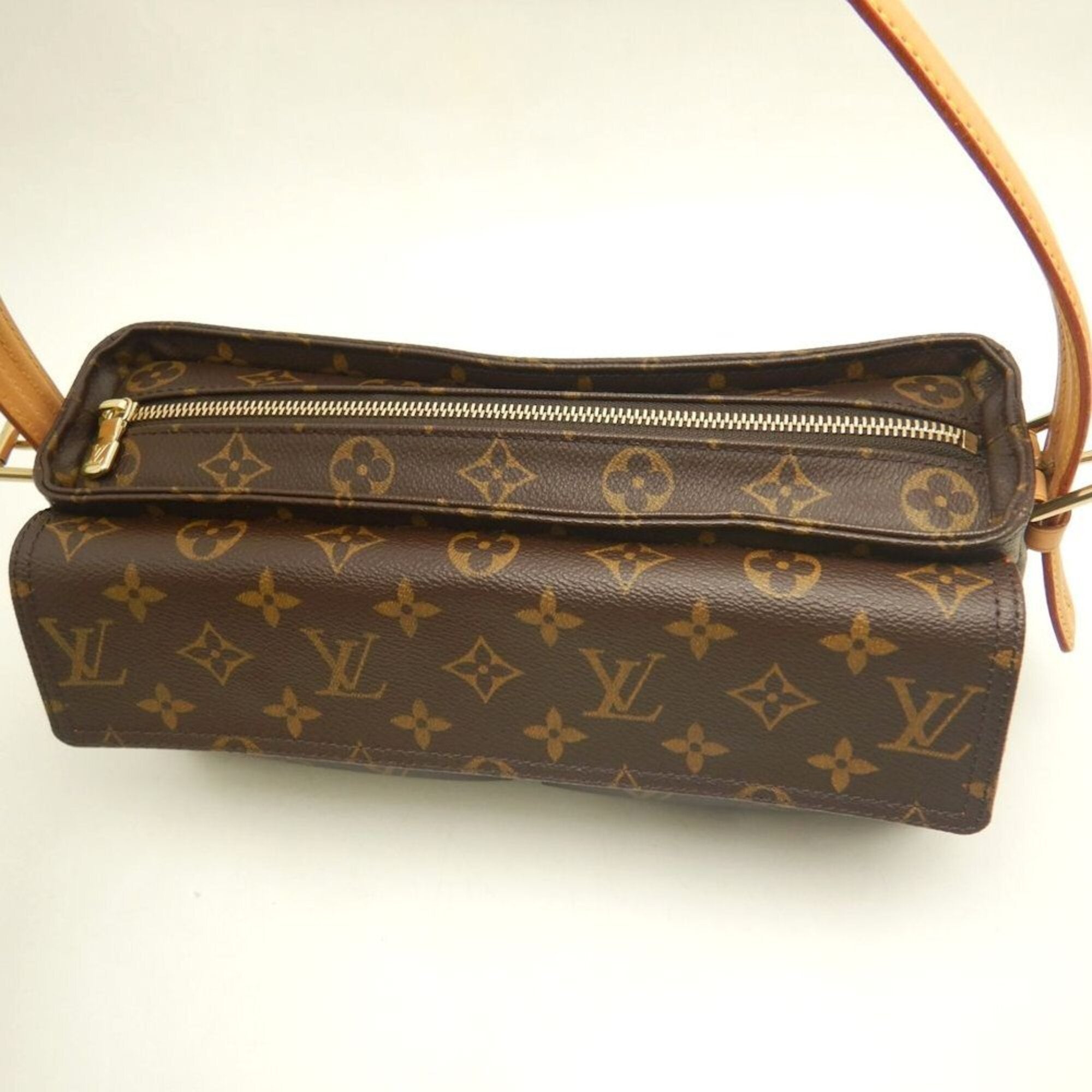 Louis Vuitton Monogram Brown Monogram Shoulder Bag (Pre-Owned)