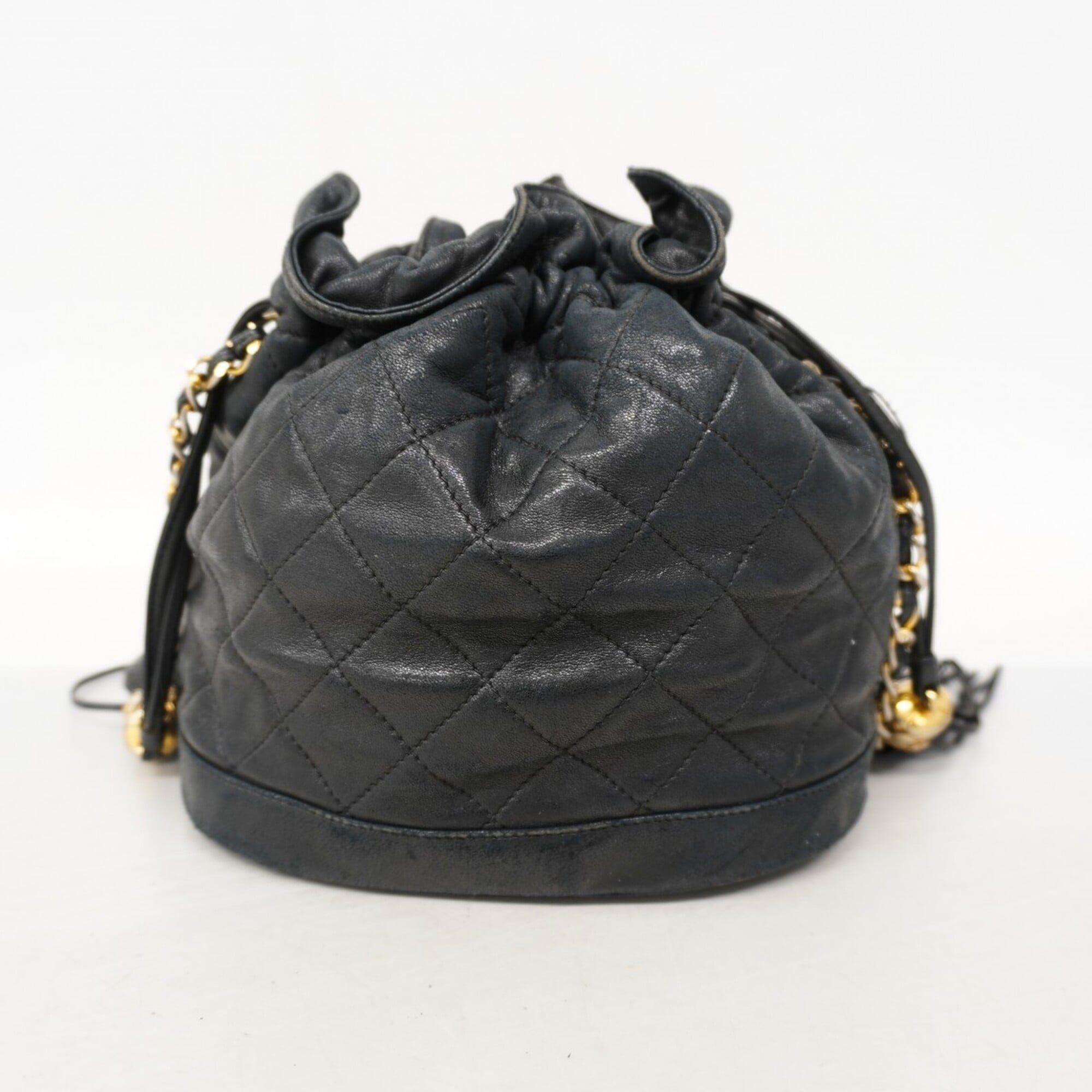 Chanel Black Leather Shoulder Bag (Pre-Owned)