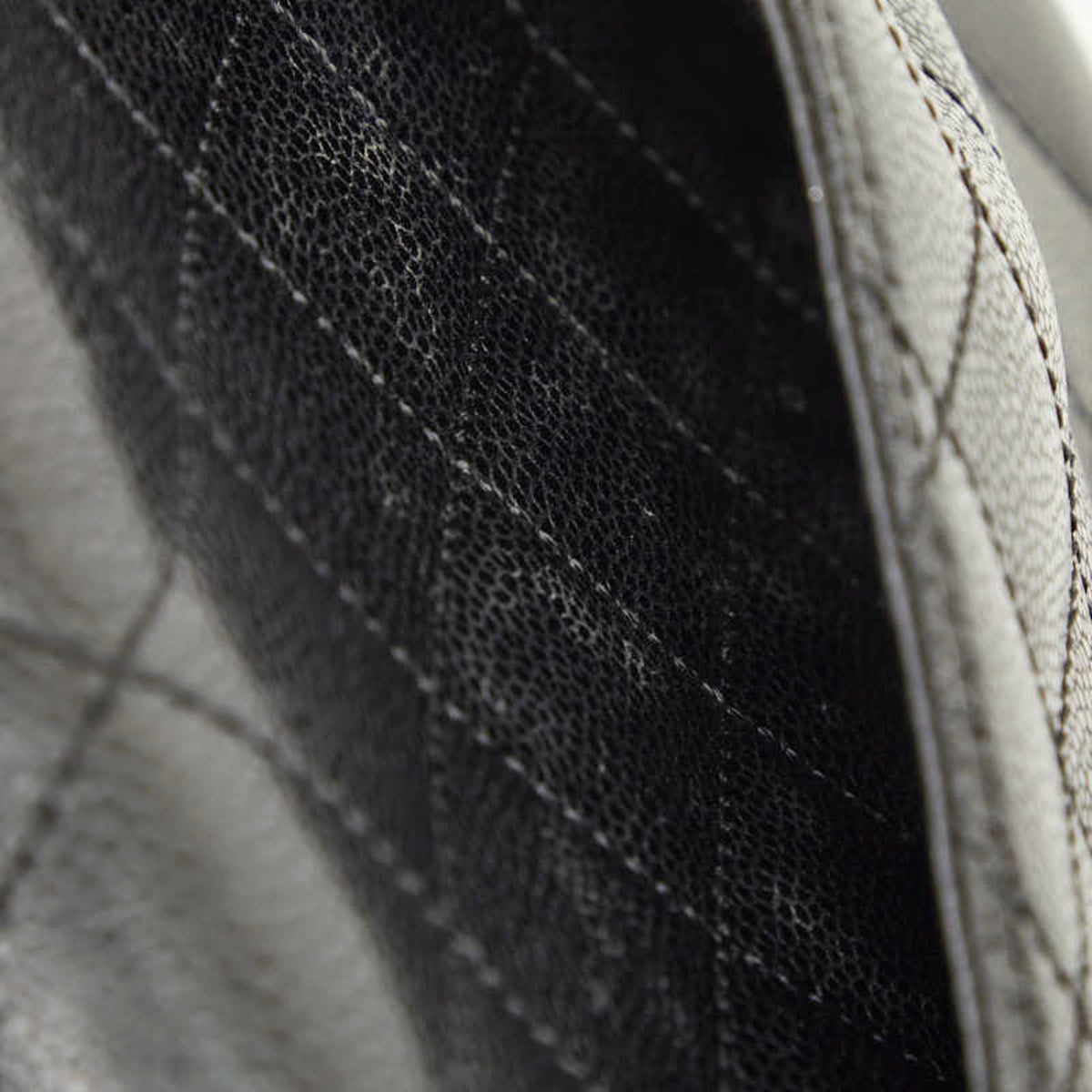 Chanel Black Grained Calfskin Handbag (Pre-Owned)