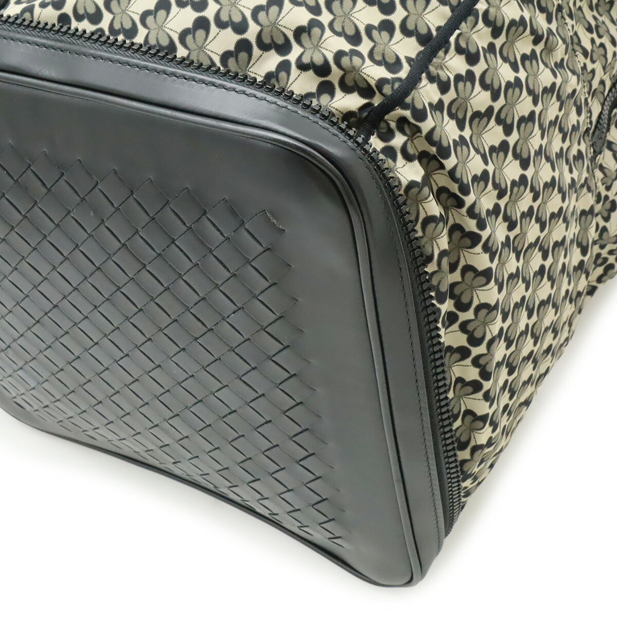 Bottega Veneta Intrecciato Black Light Gray Leather Nylon Boston Bag (Pre-Owned)