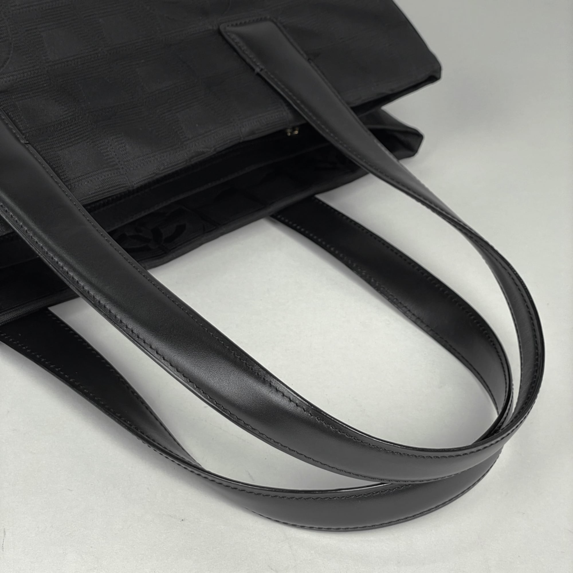 Chanel New Travel Line Black Jacquard Nylon Leather Shoulder Bag (Pre-Owned)