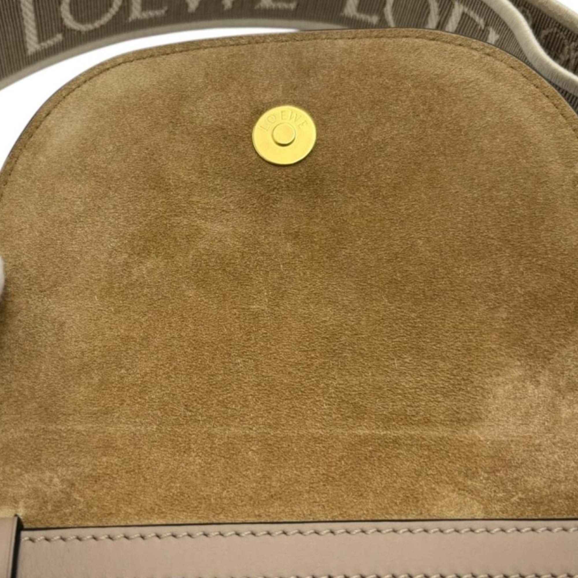 Loewe Beige Leather Shoulder Bag (Pre-Owned)