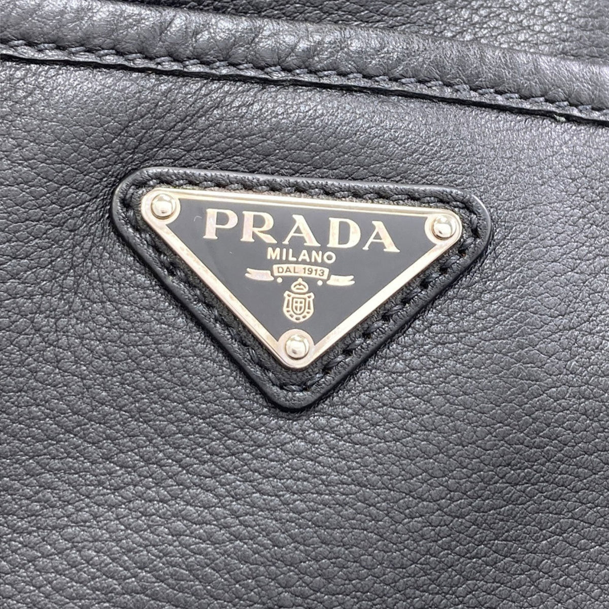Prada Black Leather Shoulder Bag (Pre-Owned)