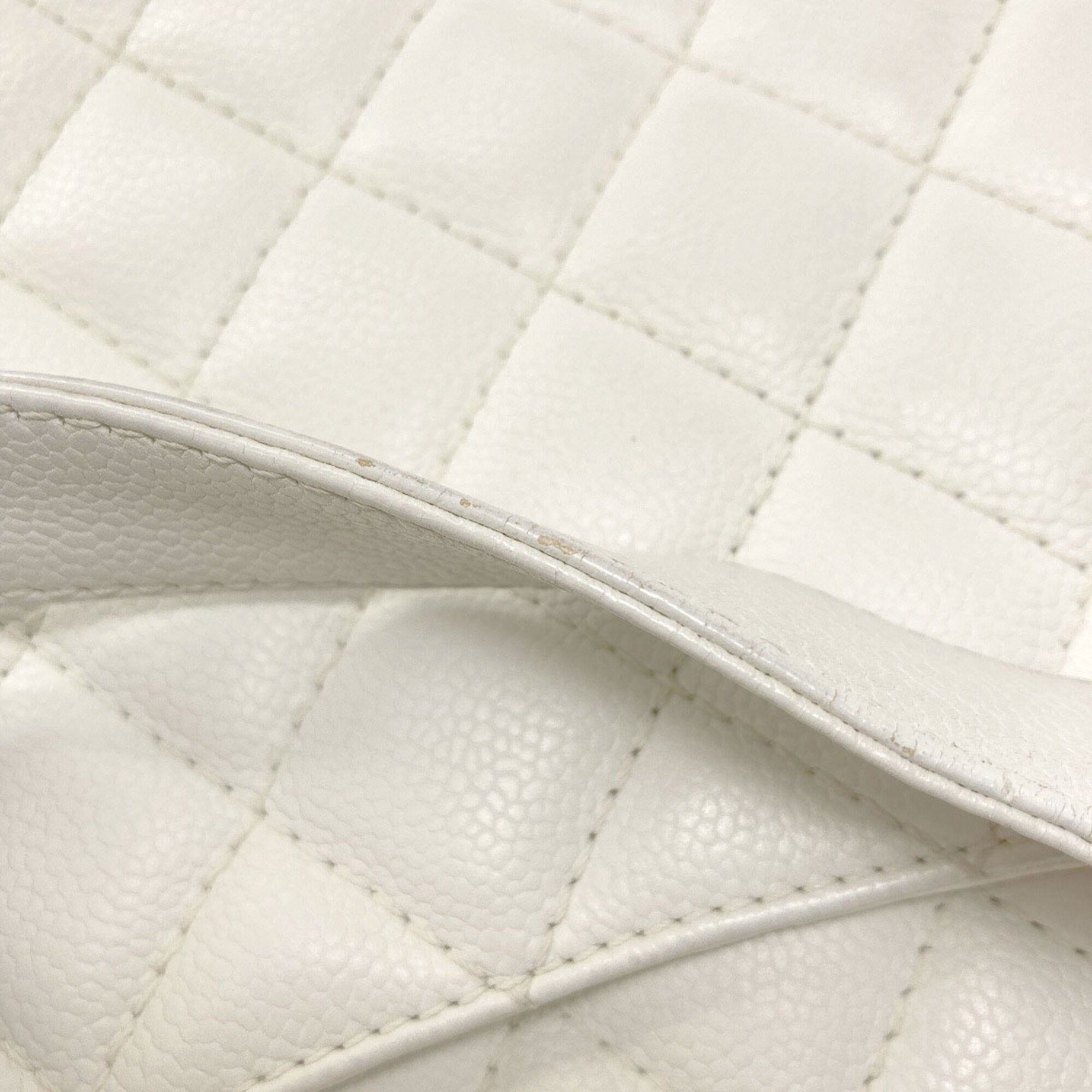 Chanel Matelasse White Tote Bag (Pre-Owned)