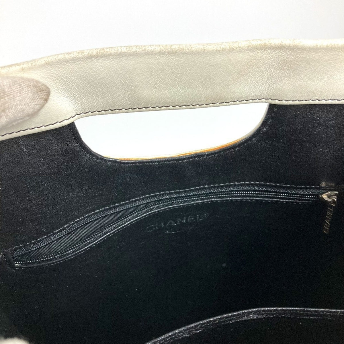 Chanel Chocolate Bar Black White Leather Shoulder Bag Tote Bag (Pre-Owned)