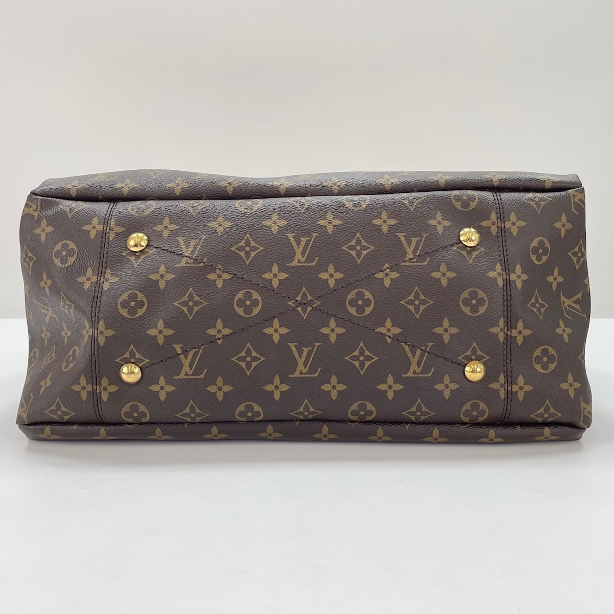 Louis Vuitton Brown Shoulder Bag (Pre-Owned)