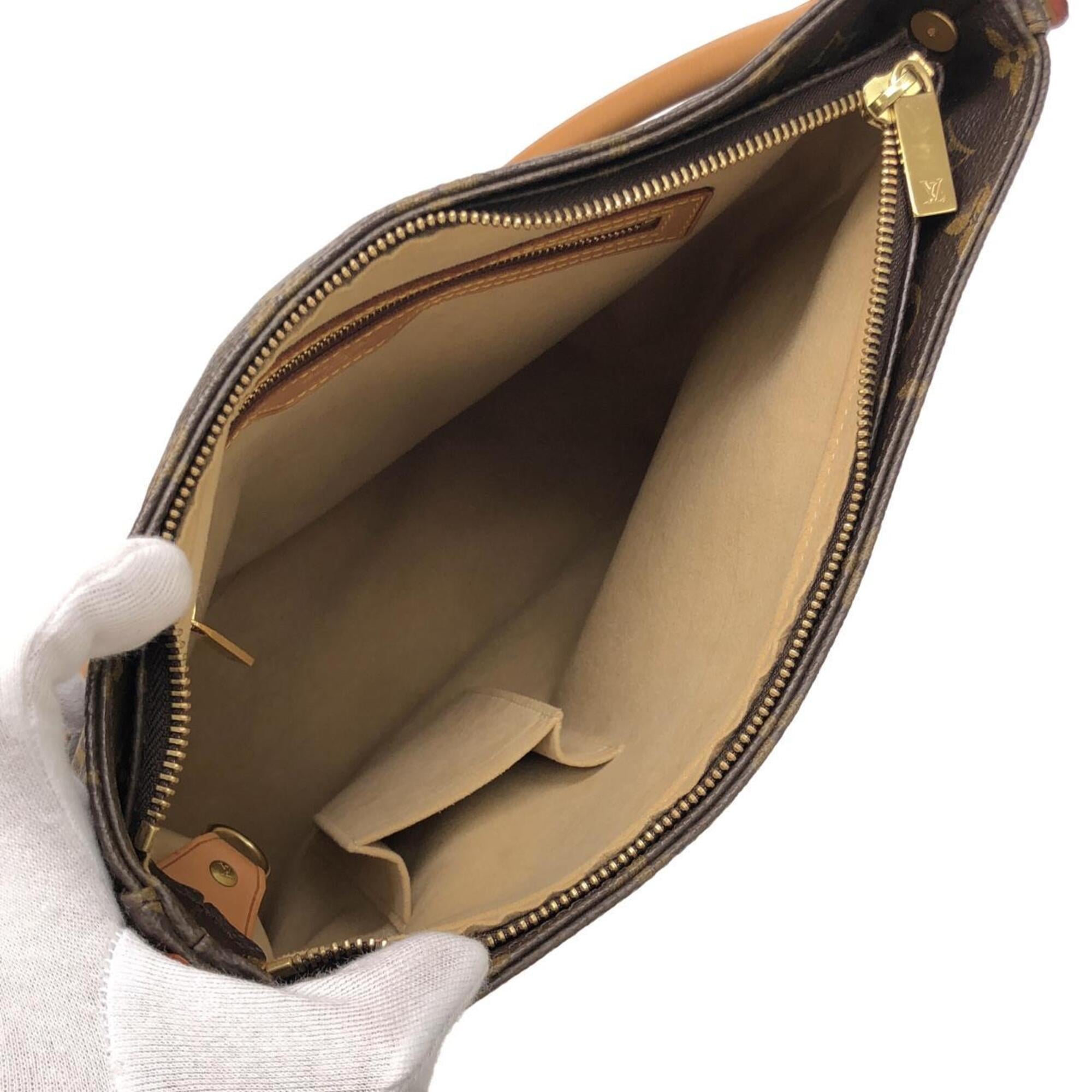 Louis Vuitton Marron Coated Canvas Shoulder Bag (Pre-Owned)