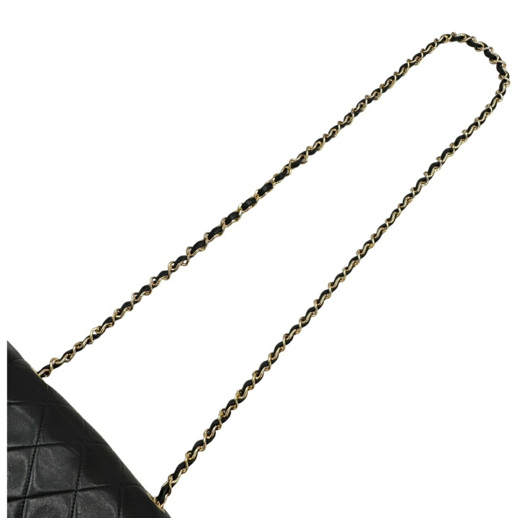 Chanel Matelasse Black Leather Shoulder Bag (Pre-Owned)