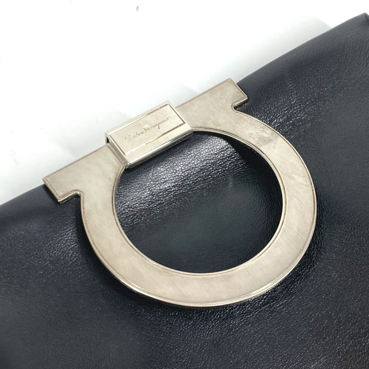 Salvatore Ferragamo Gancini Black Leather Clutch Bag (Pre-Owned)