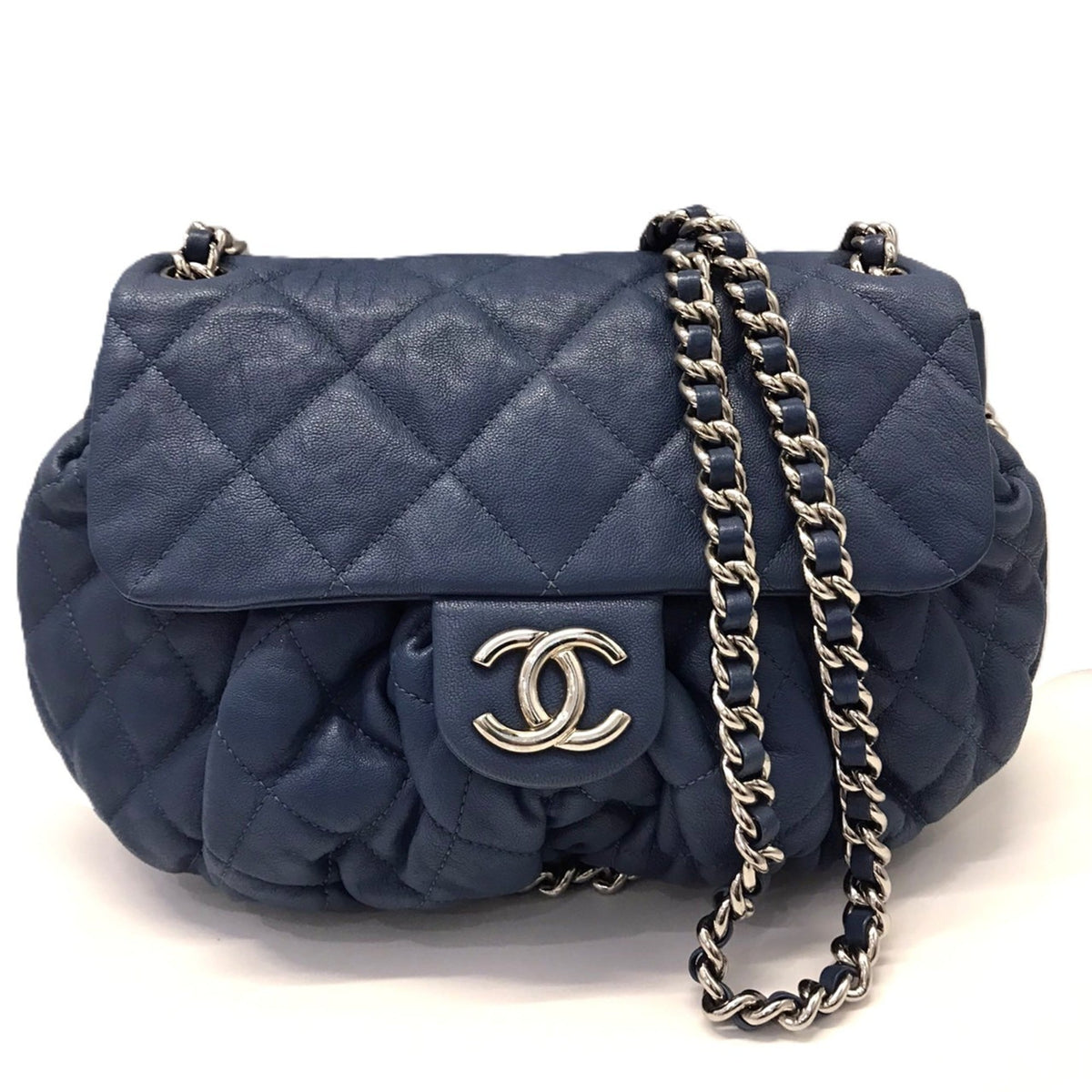 Chanel Matelasse Navy Leather Shoulder Bag (Pre-Owned)
