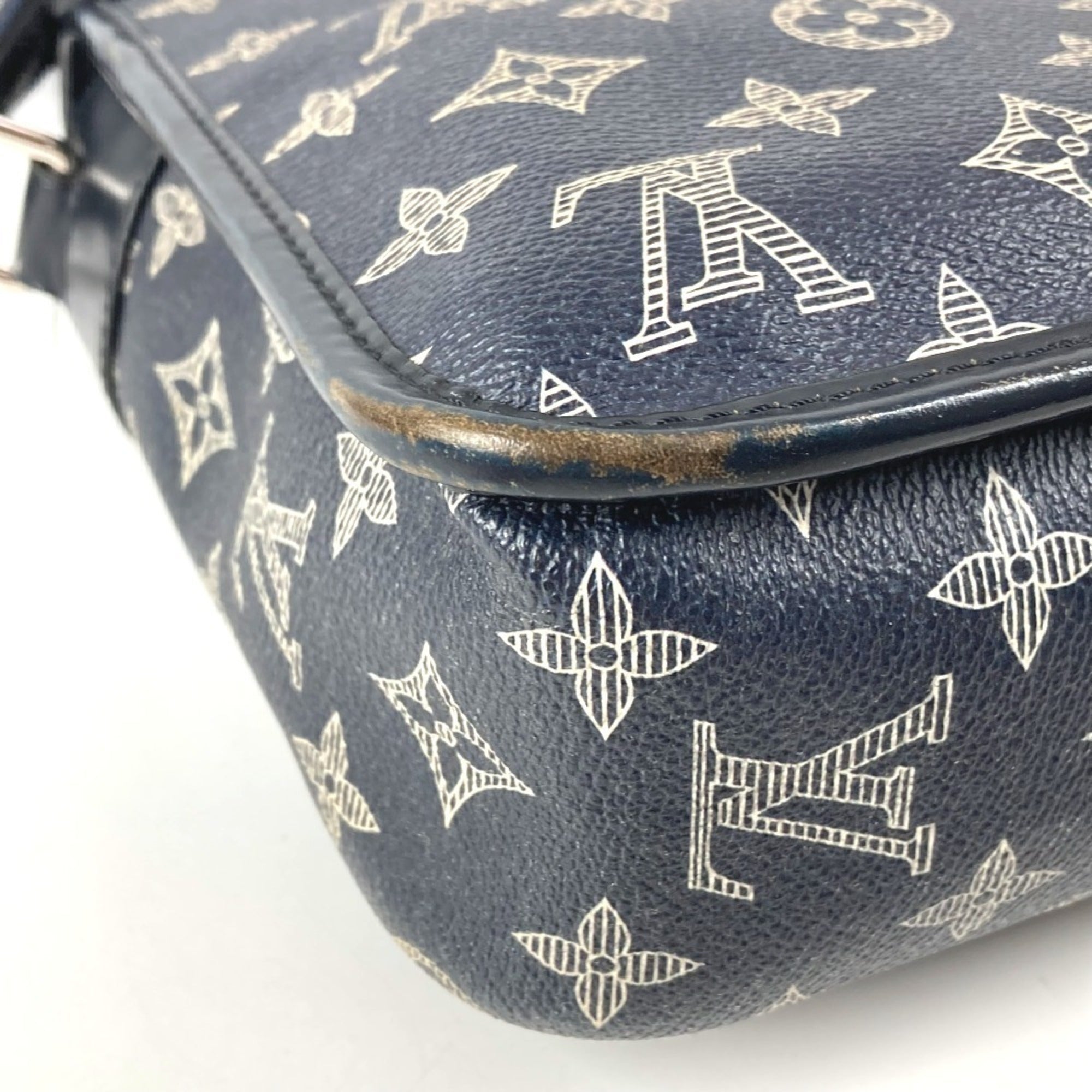 Louis Vuitton Monogram Savane Navy Pochette Shoulder Bag (Pre-Owned)