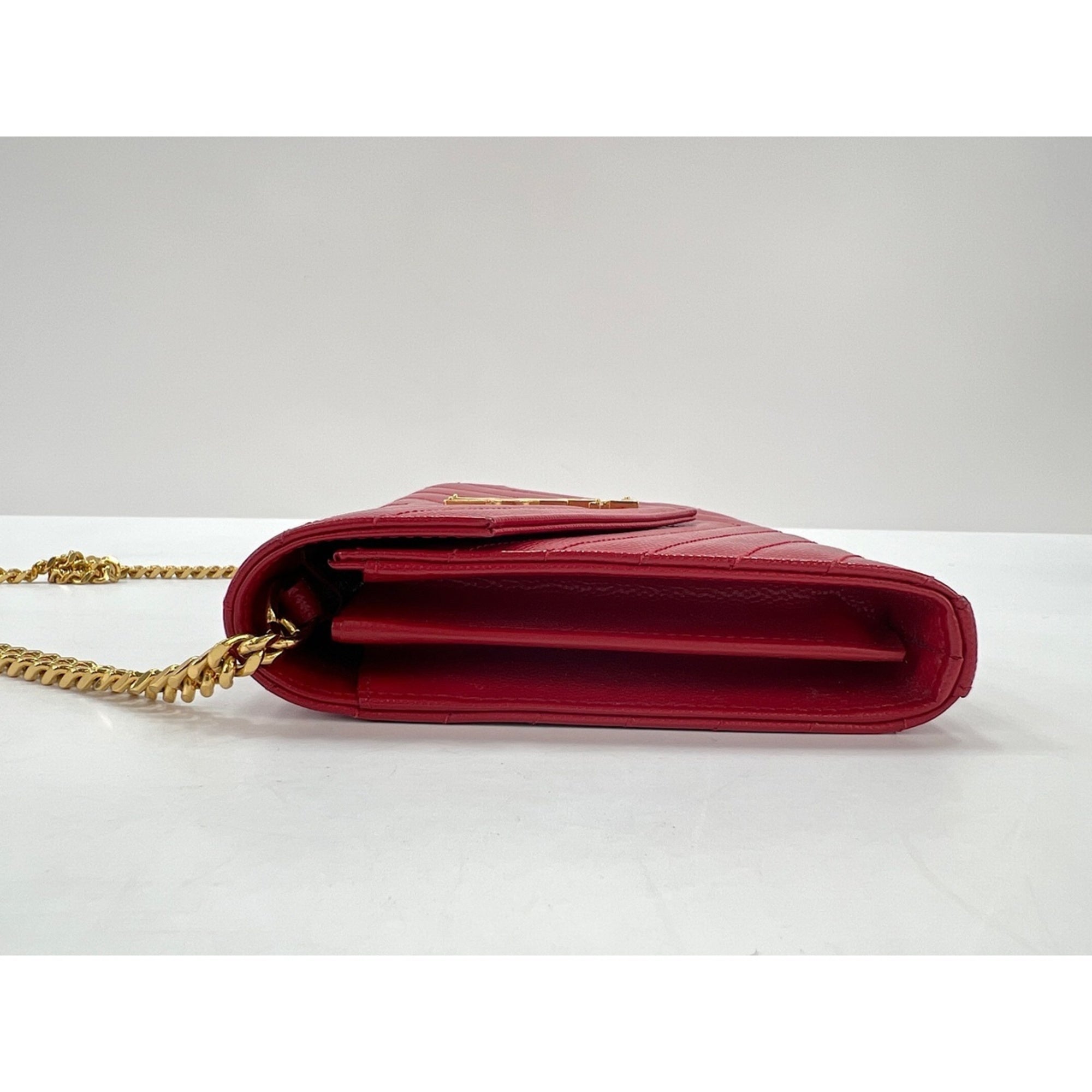 Yves Saint Laurent Cassandre Red Color Shoulder Bag (Pre-Owned)