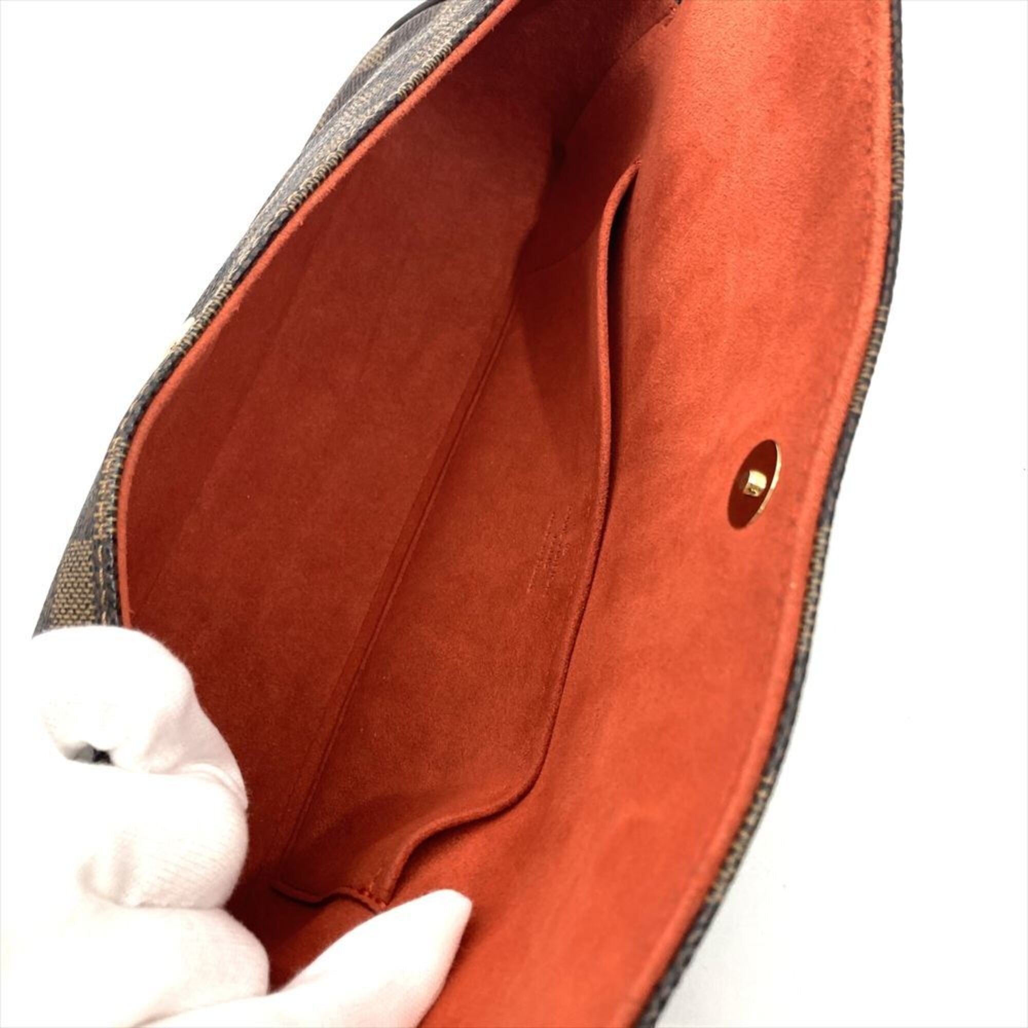 Louis Vuitton Brown Shoulder Bag (Pre-Owned)