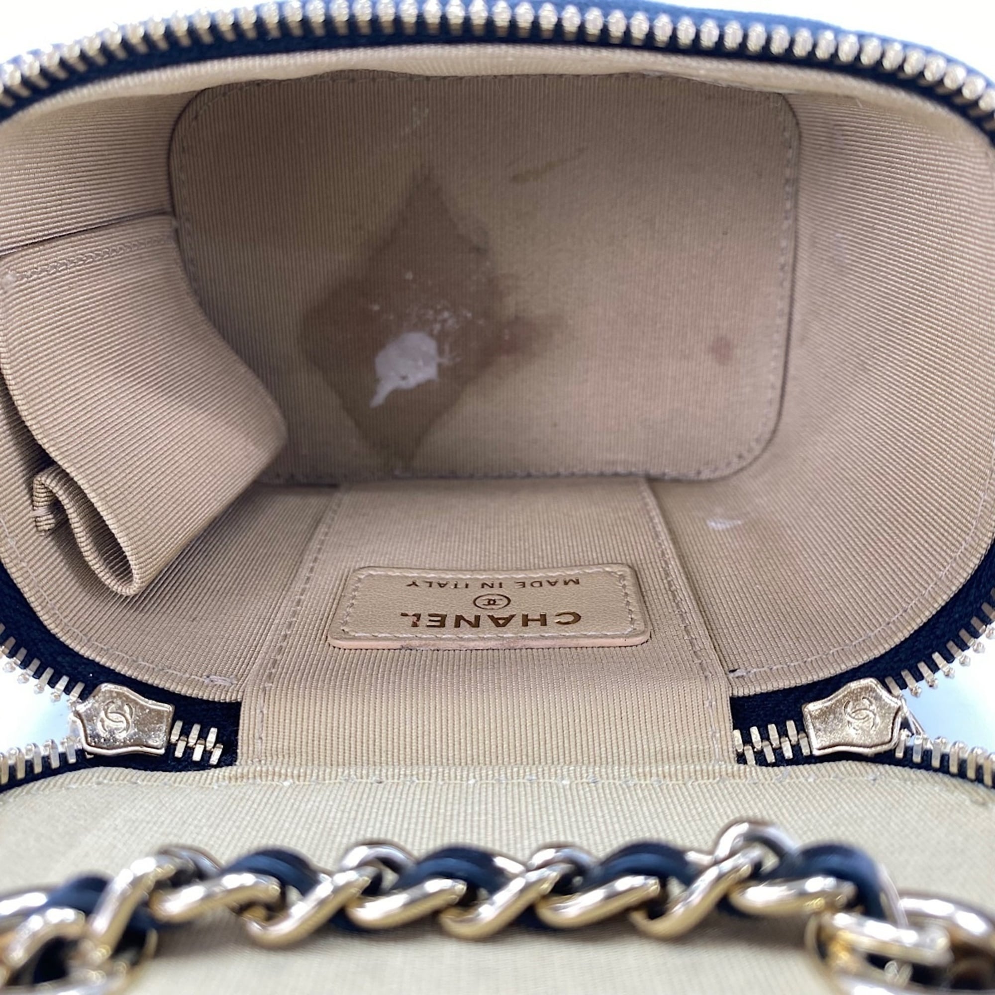 Chanel Matelasse Black Shoulder Bag (Pre-Owned)