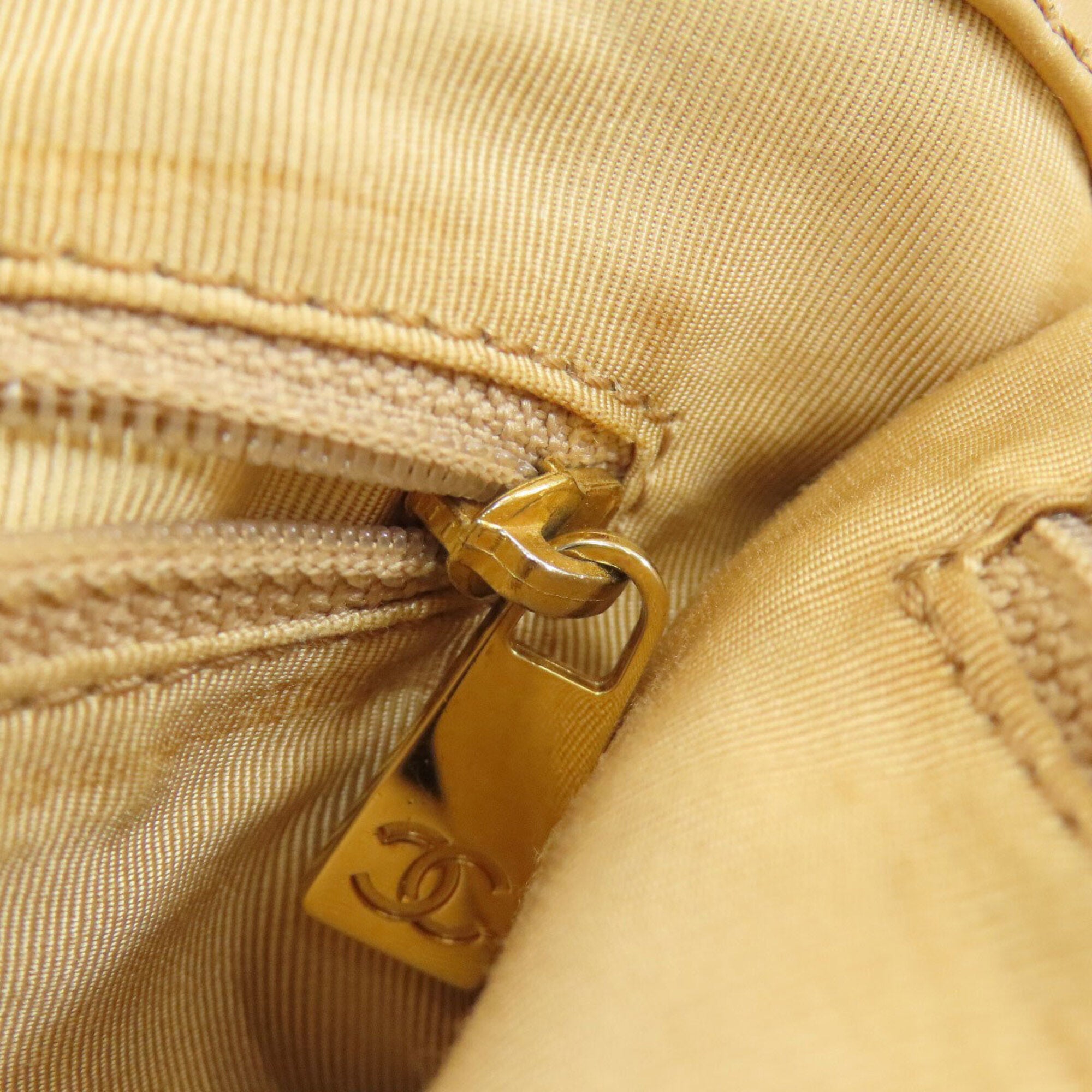 Chanel Beige Leather Tote Bag (Pre-Owned)