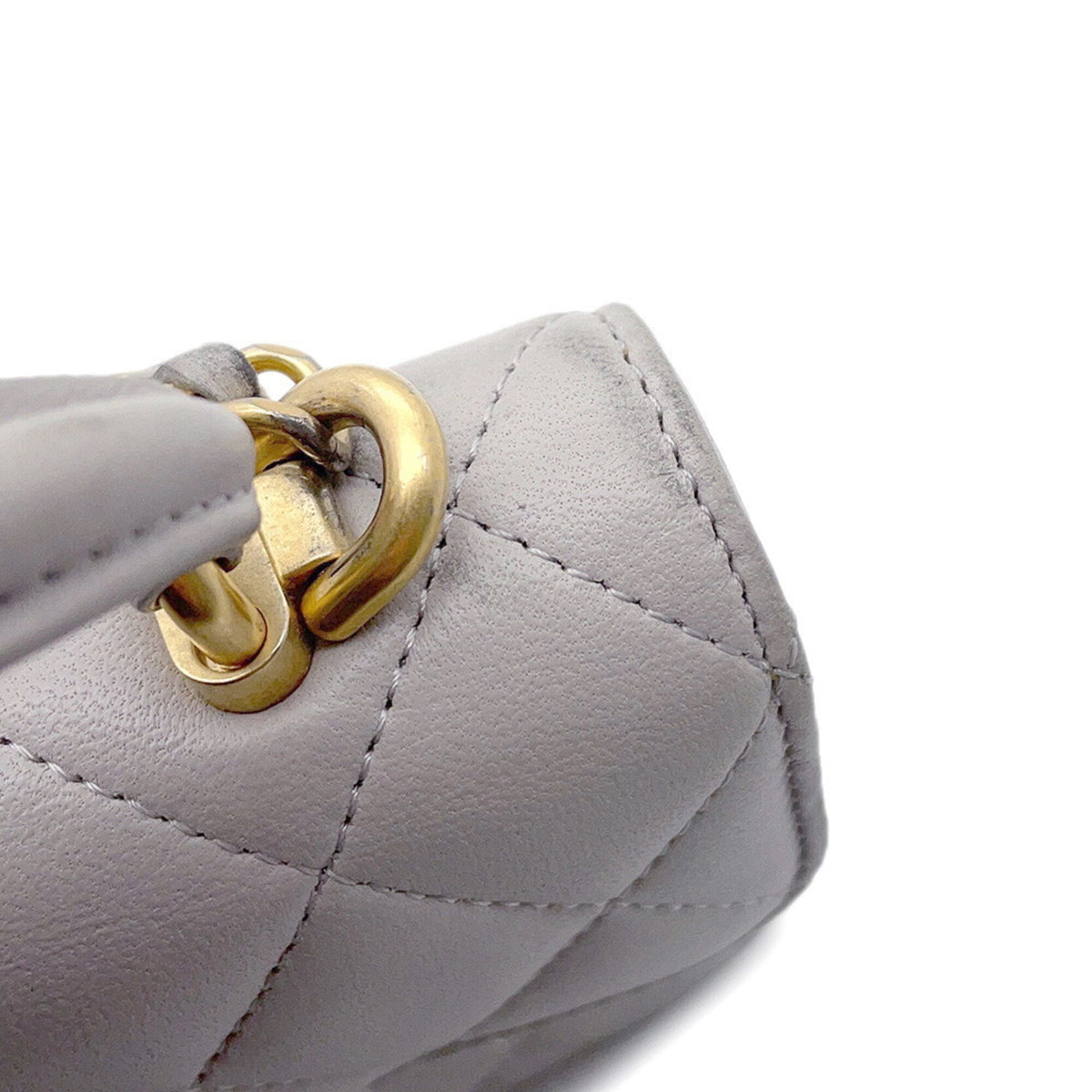 Chanel Matelasse Gray Leather Handbag Shoulder Bag (Pre-Owned)