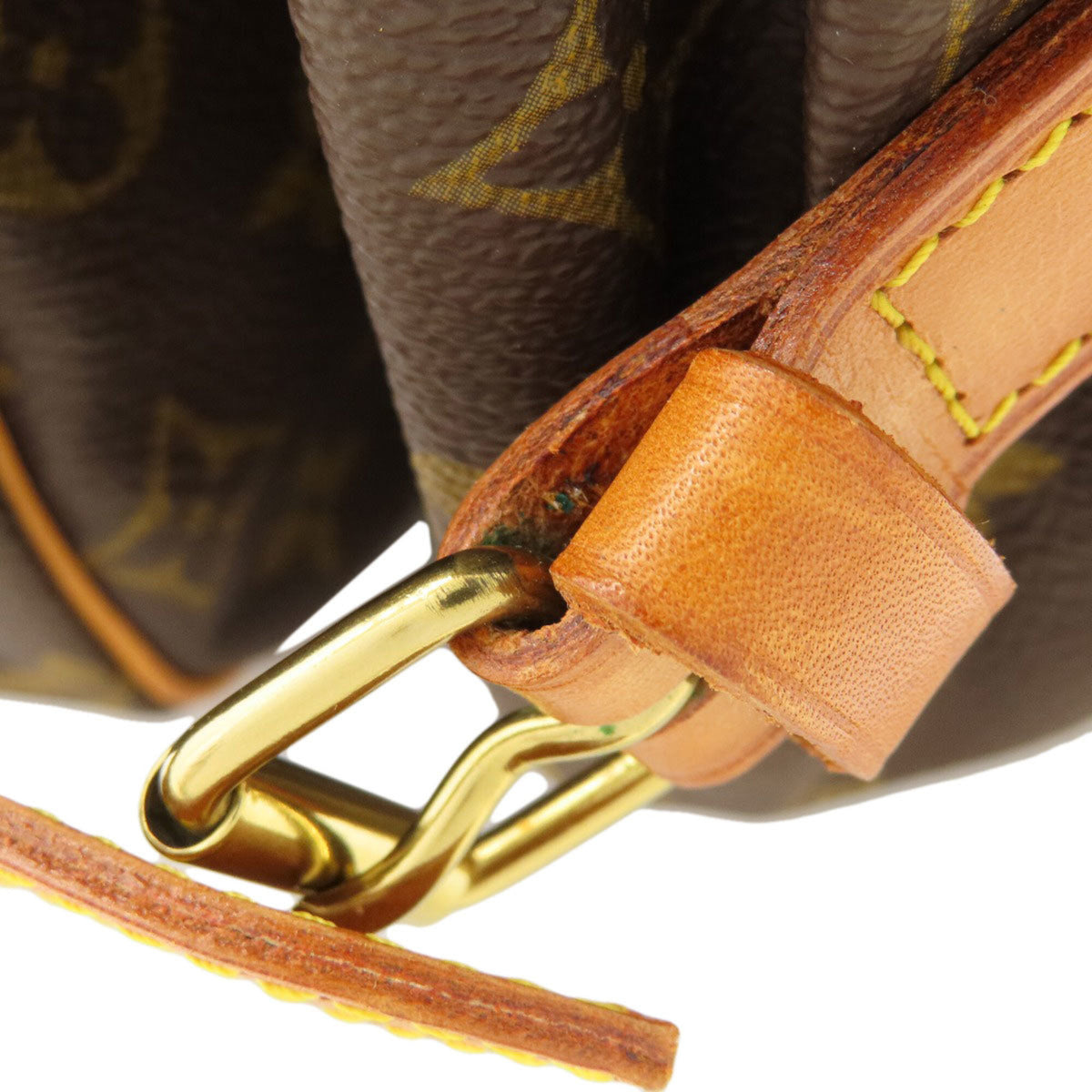 Louis Vuitton Brown Monogram Monogram Canvas Shoulder Bag (Pre-Owned)