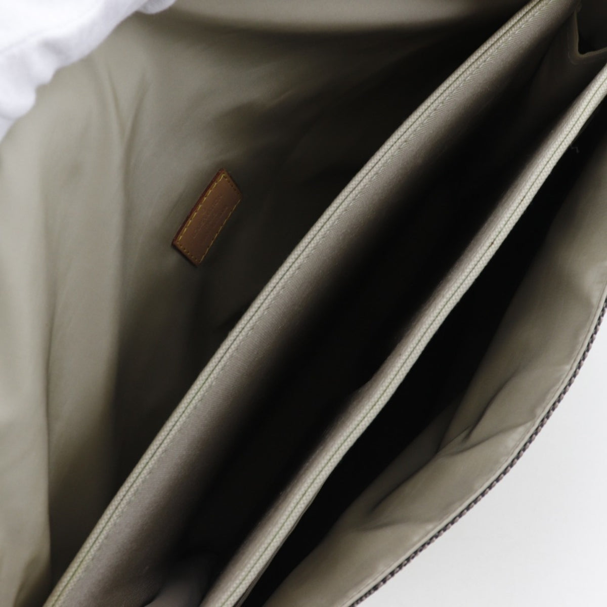 Louis Vuitton Brown Earth Canvas Shoulder Bag (Pre-Owned)