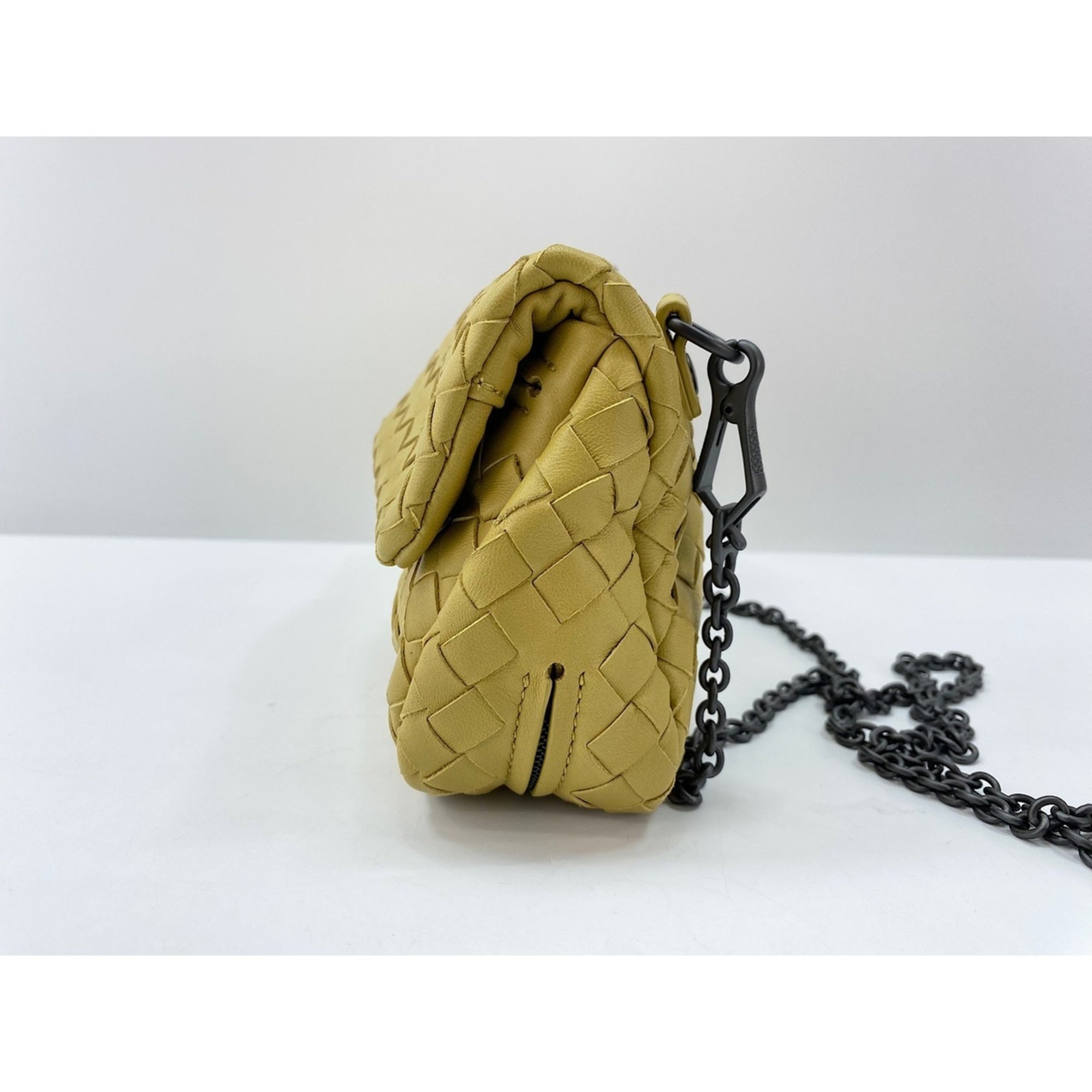 Bottega Veneta Intrecciato Yellow Shoulder Bag (Pre-Owned)