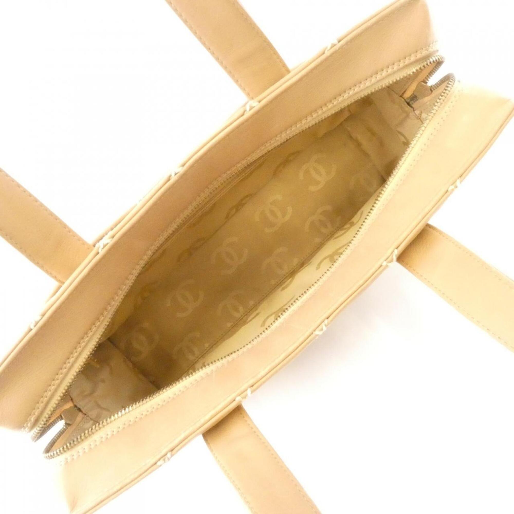 Chanel Beige White Leather Handbag (Pre-Owned)