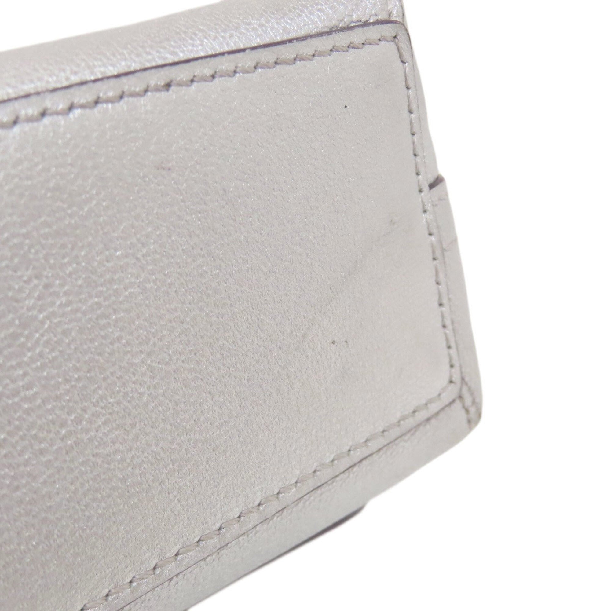 Louis Vuitton Silver Leather Shoulder Bag (Pre-Owned)