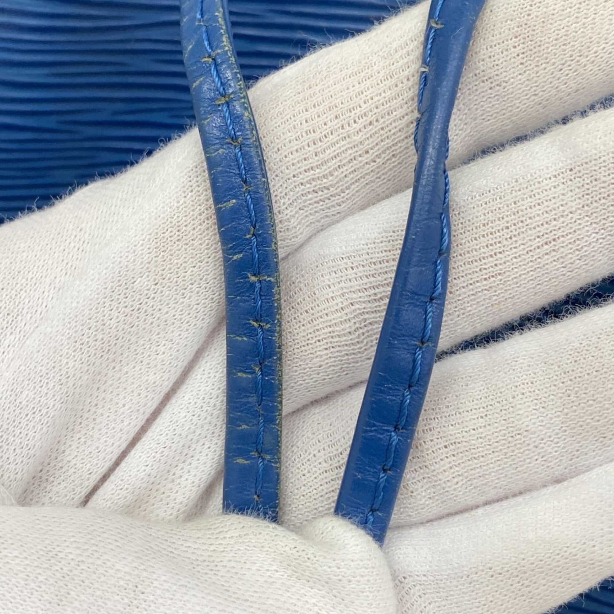 Louis Vuitton Toledo Blue Shoulder Bag (Pre-Owned)