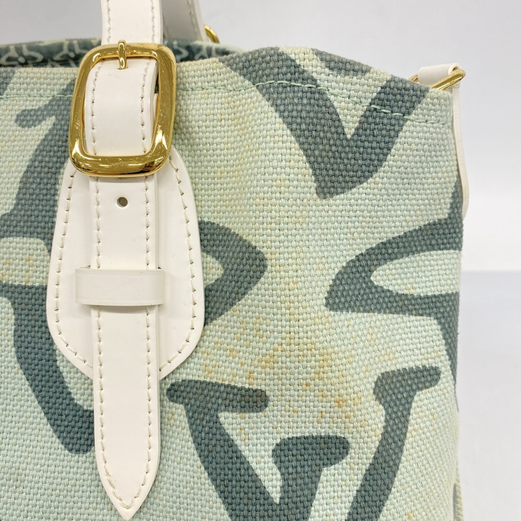 Louis Vuitton Green Tote Bag (Pre-Owned)
