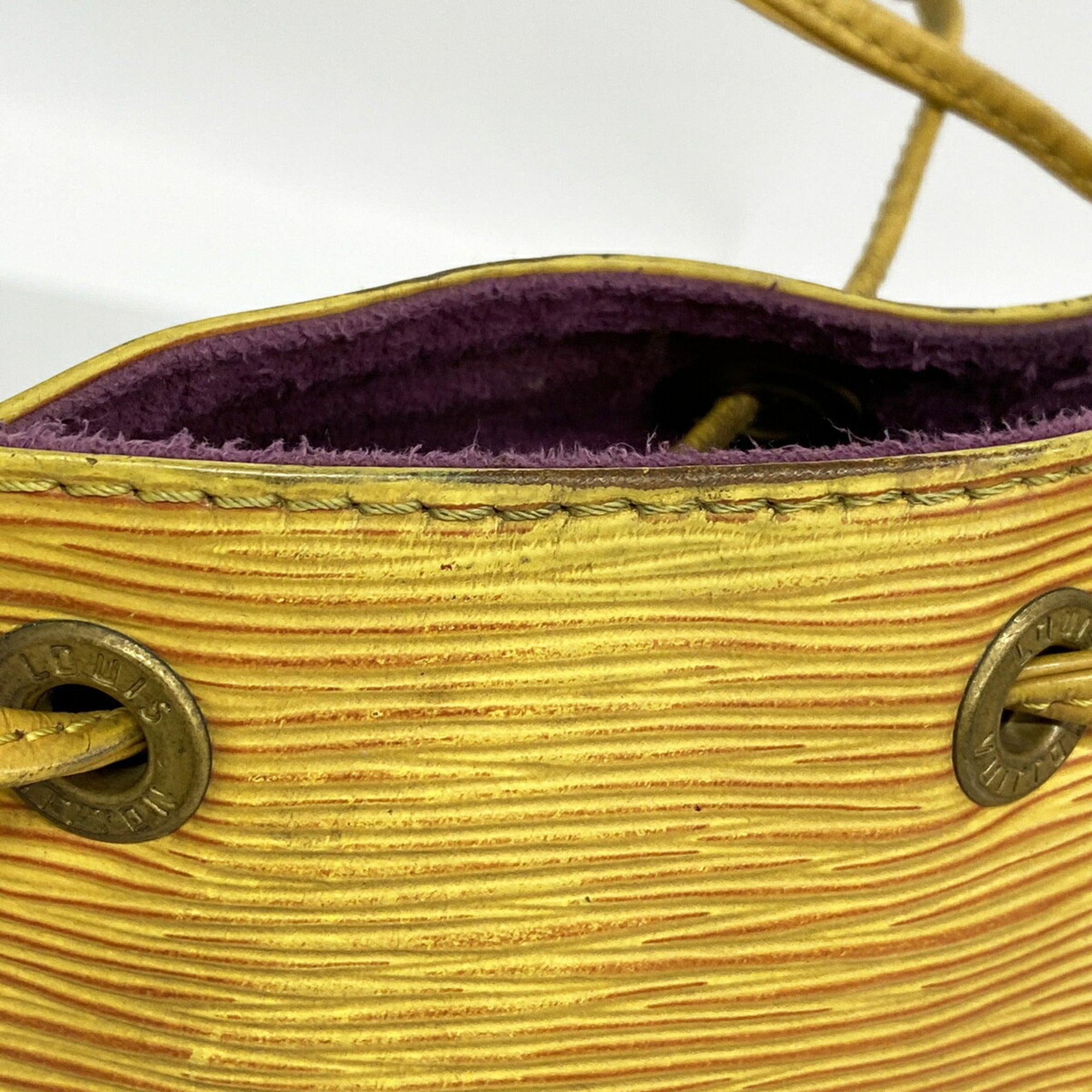 Louis Vuitton Jaune Shoulder Bag (Pre-Owned)
