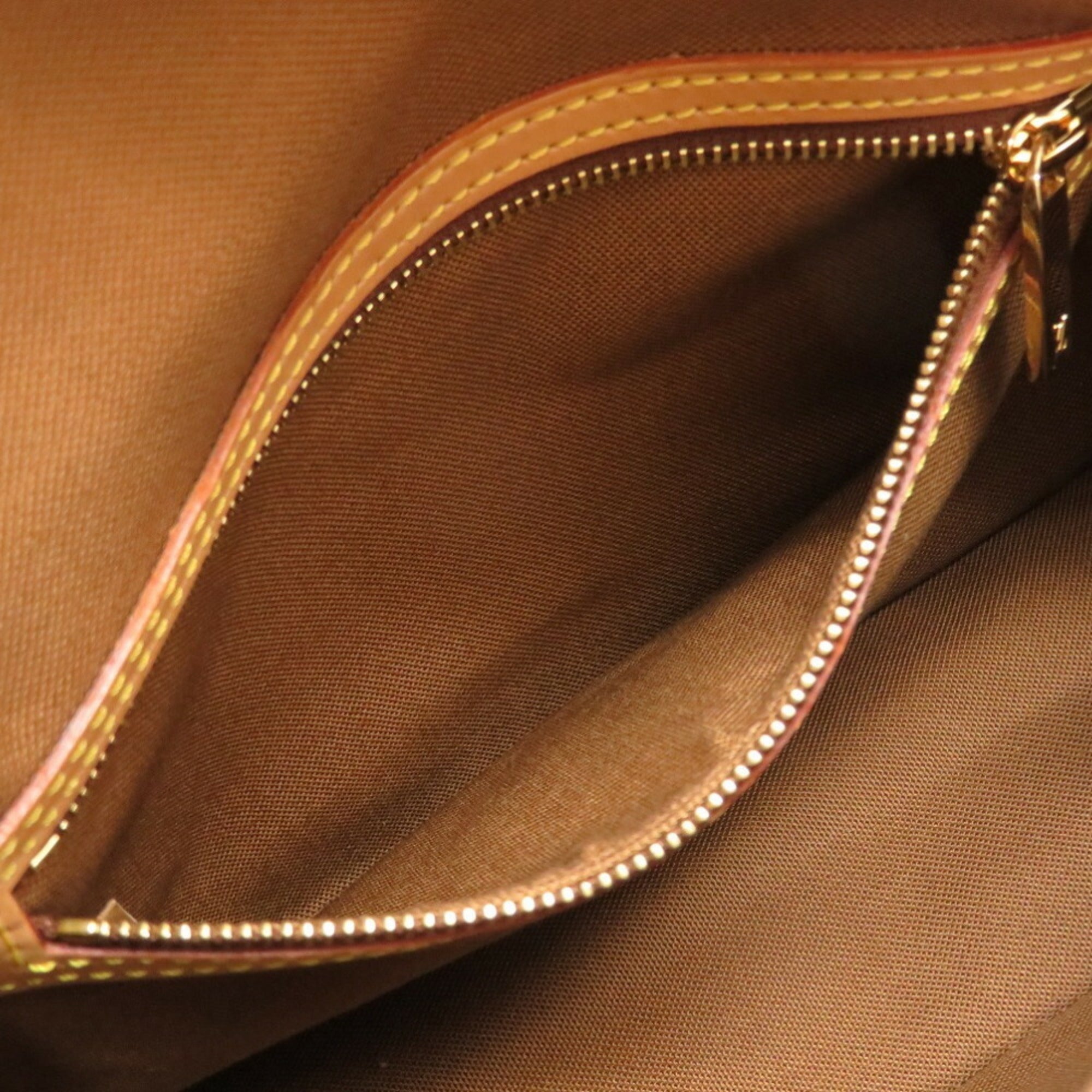 Louis Vuitton Brown Monogram Handbag (Pre-Owned)