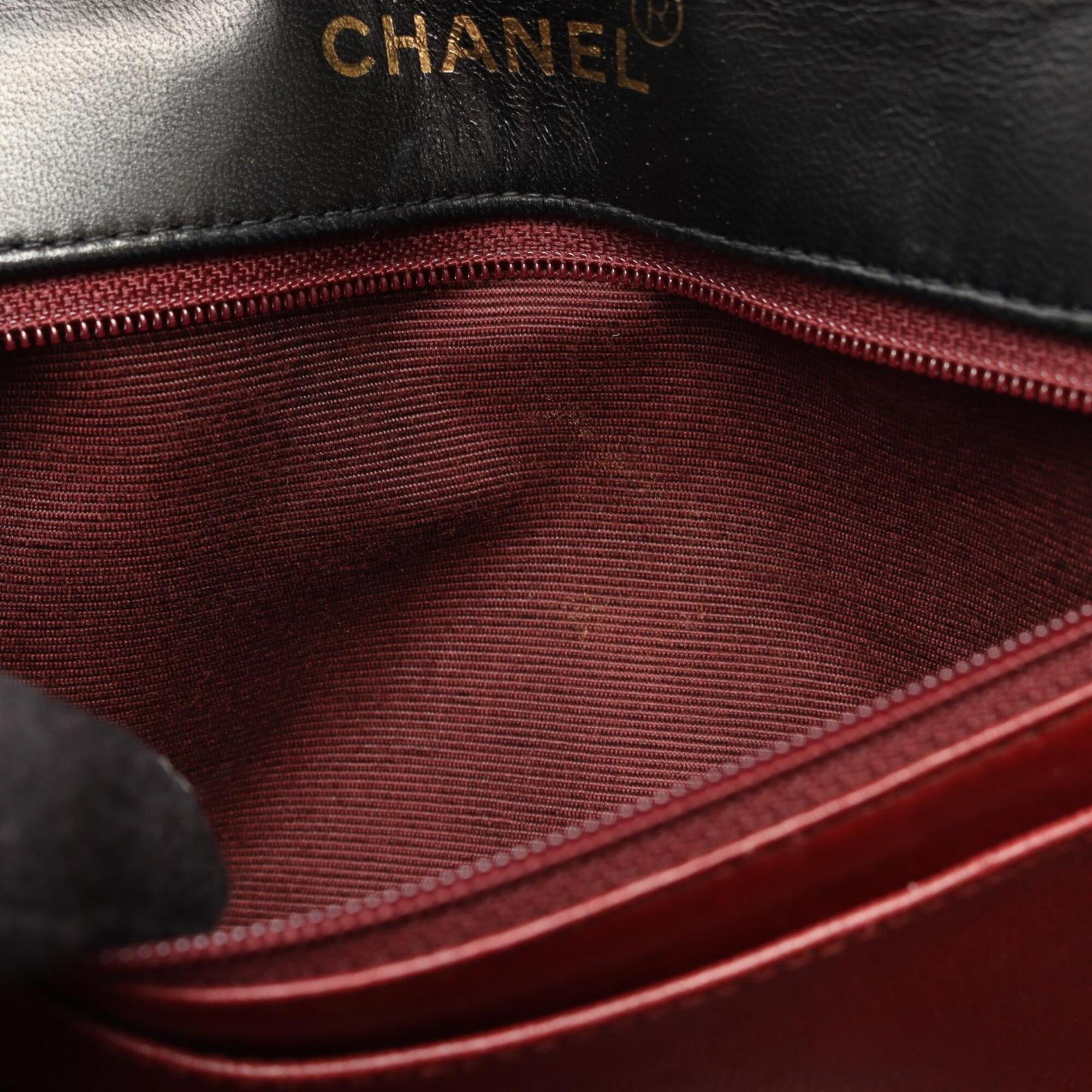 Chanel Black Leather Handbag Shoulder Bag (Pre-Owned)