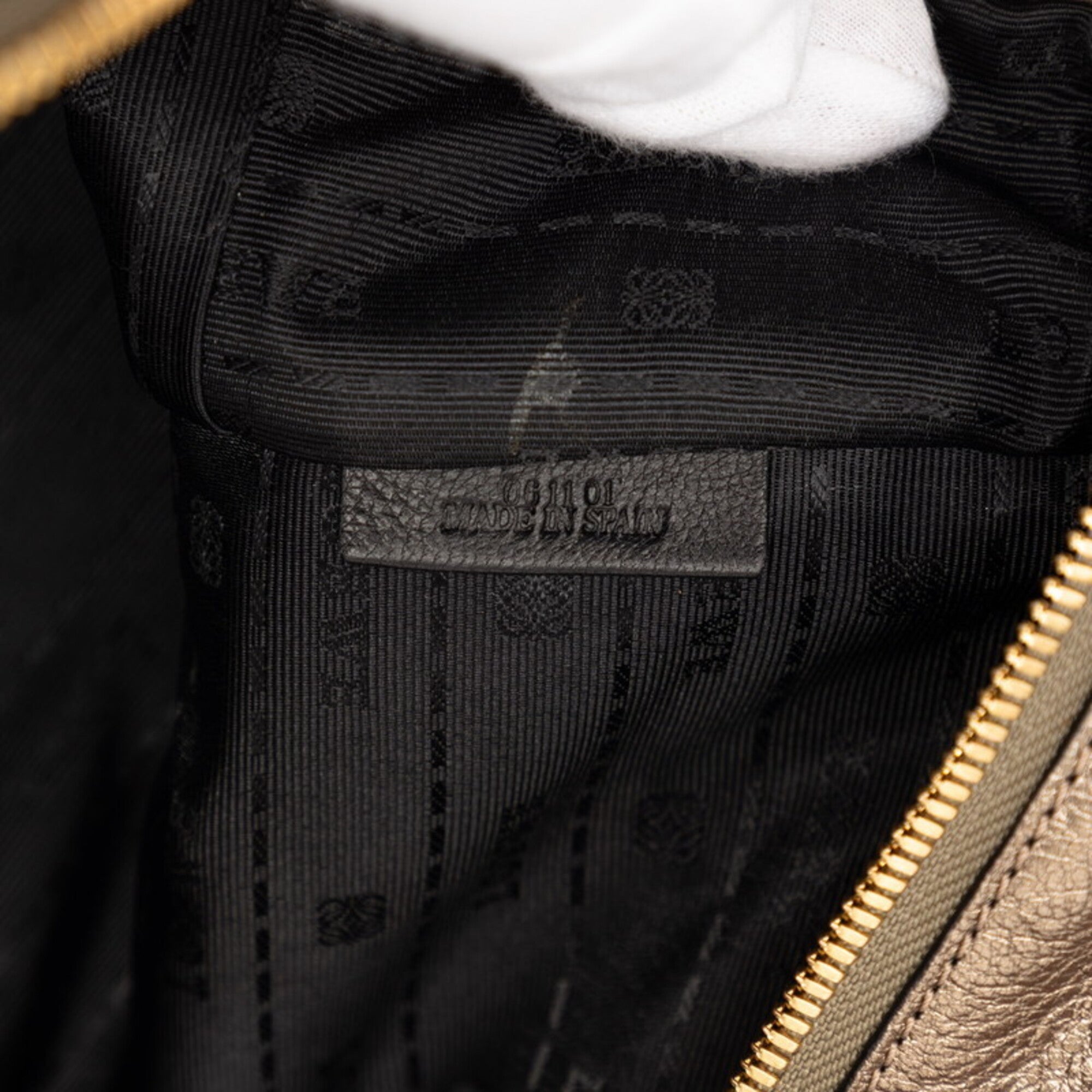 Loewe Gold Leather Handbag (Pre-Owned)