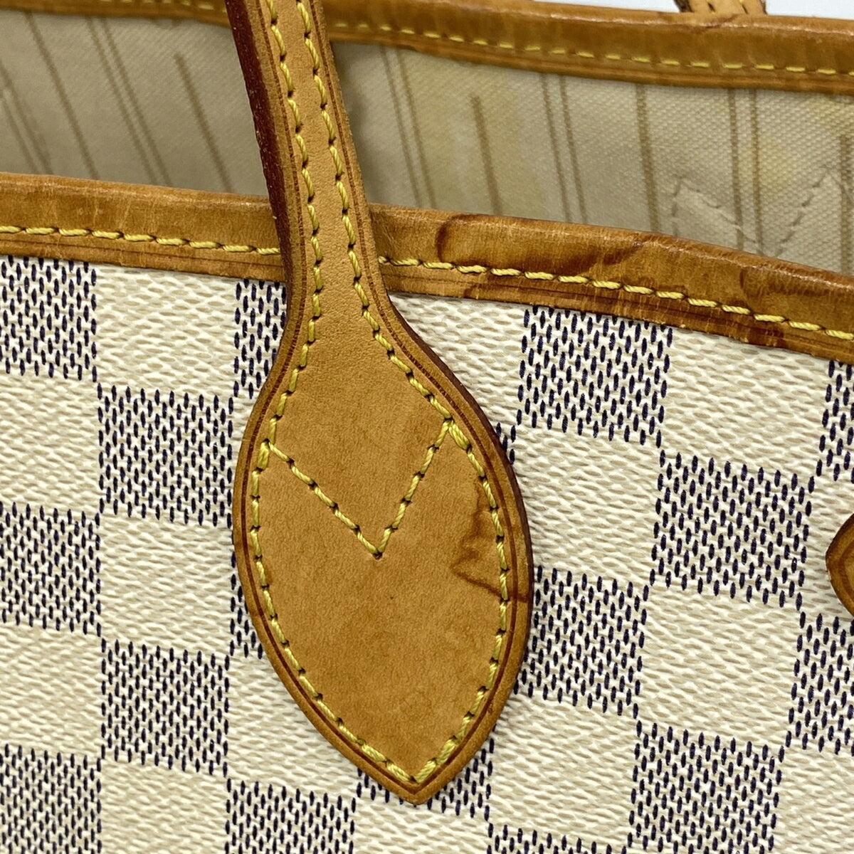 Louis Vuitton White Tote Bag (Pre-Owned)