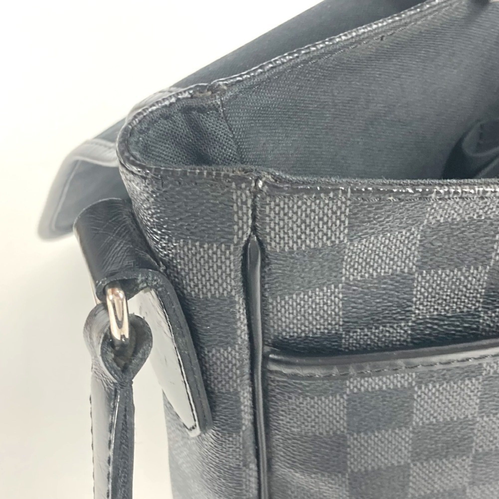 Louis Vuitton Damier Graphite Black Damier Graphite Messenger Bag Shoulder Bag (Pre-Owned)