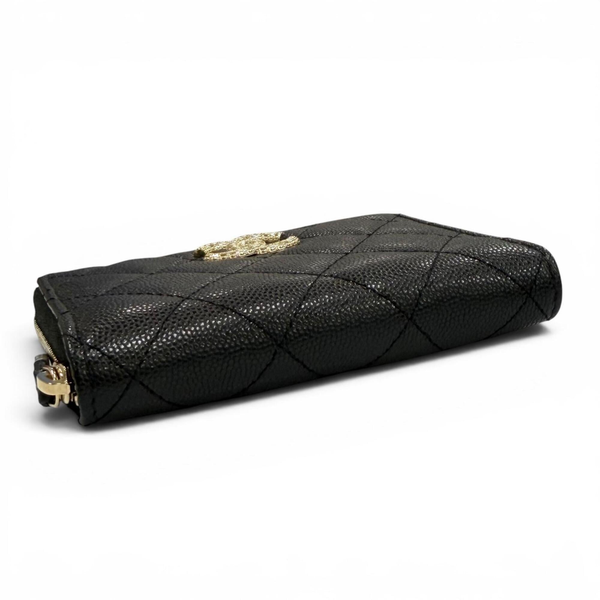 Chanel Black Grained Calfskin Wallet (Bi-Fold) (Pre-Owned)
