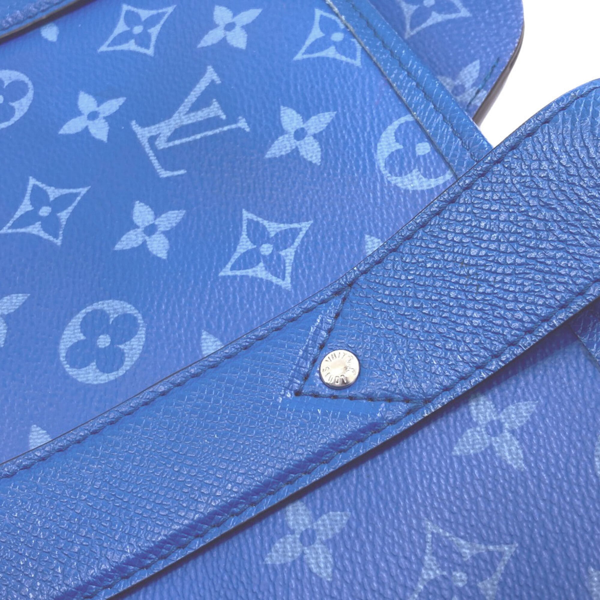 Louis Vuitton Taigarama Taiga Leather Handbag Tote Bag (Pre-Owned)