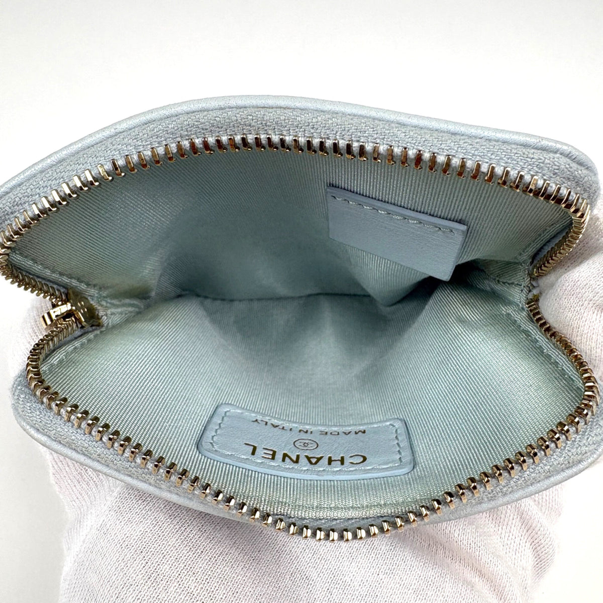 Chanel Light Blue Leather Coin Purse/Coin Case (Pre-Owned)