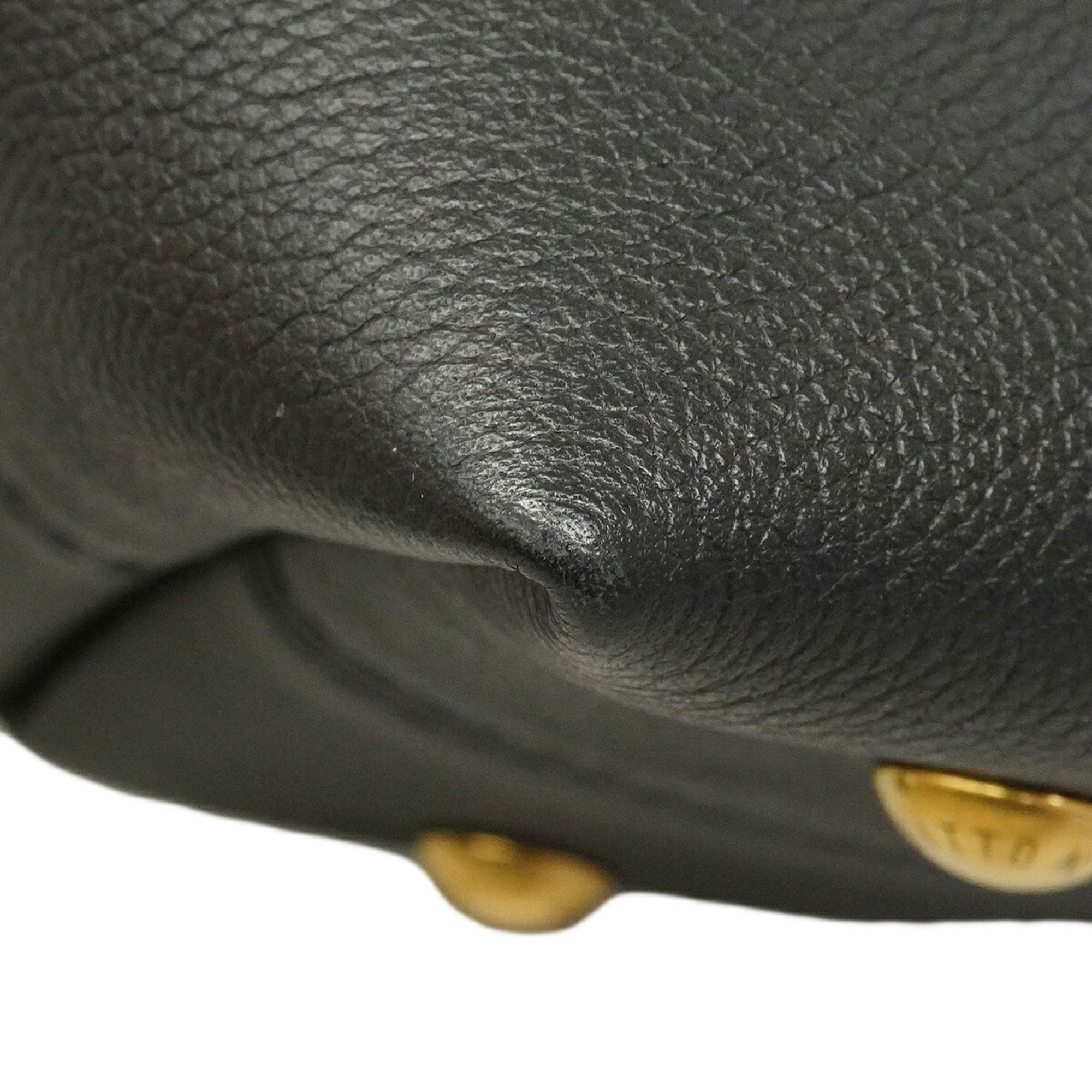 Louis Vuitton Noir Shoulder Bag (Pre-Owned)