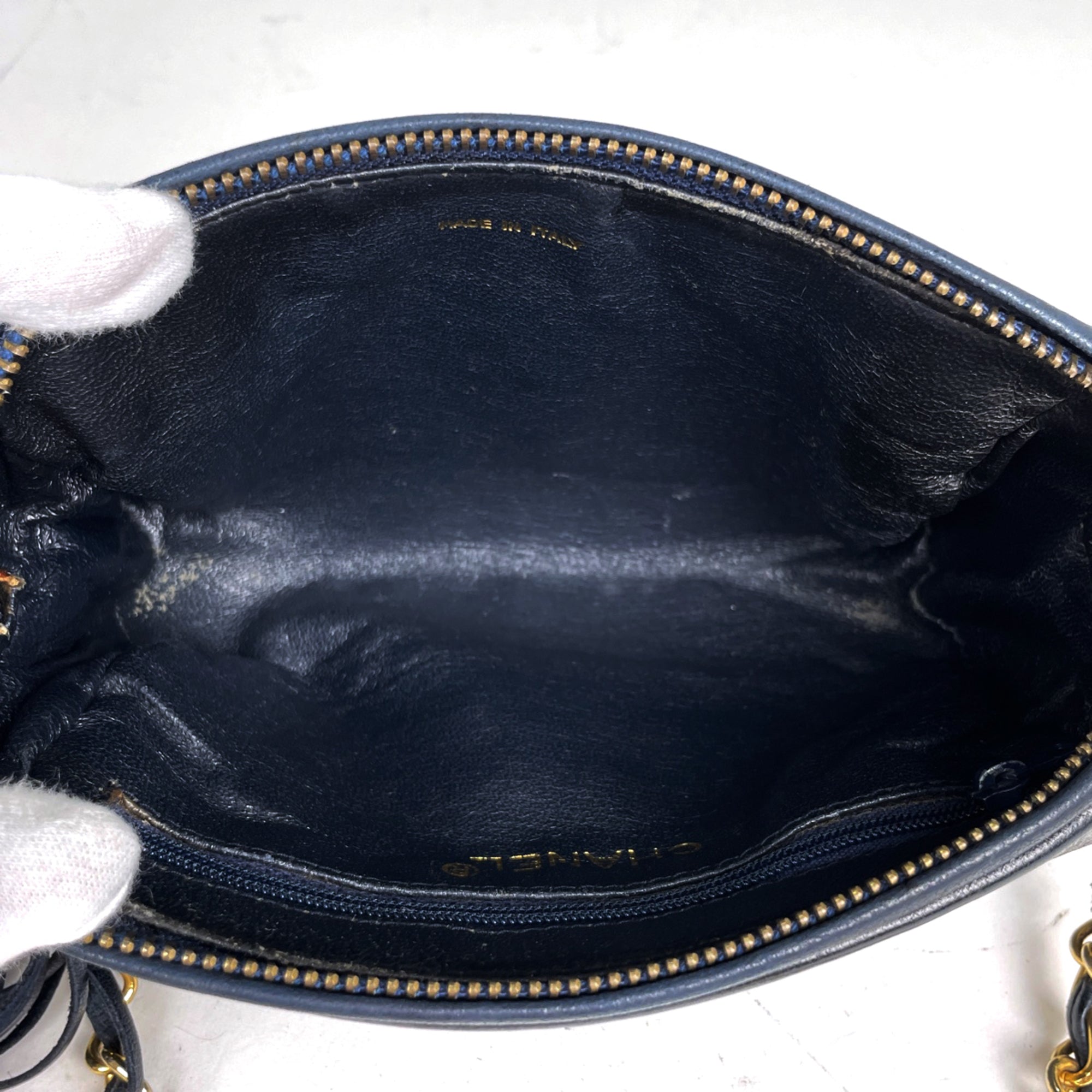 Chanel Navy Leather Shoulder Bag (Pre-Owned)