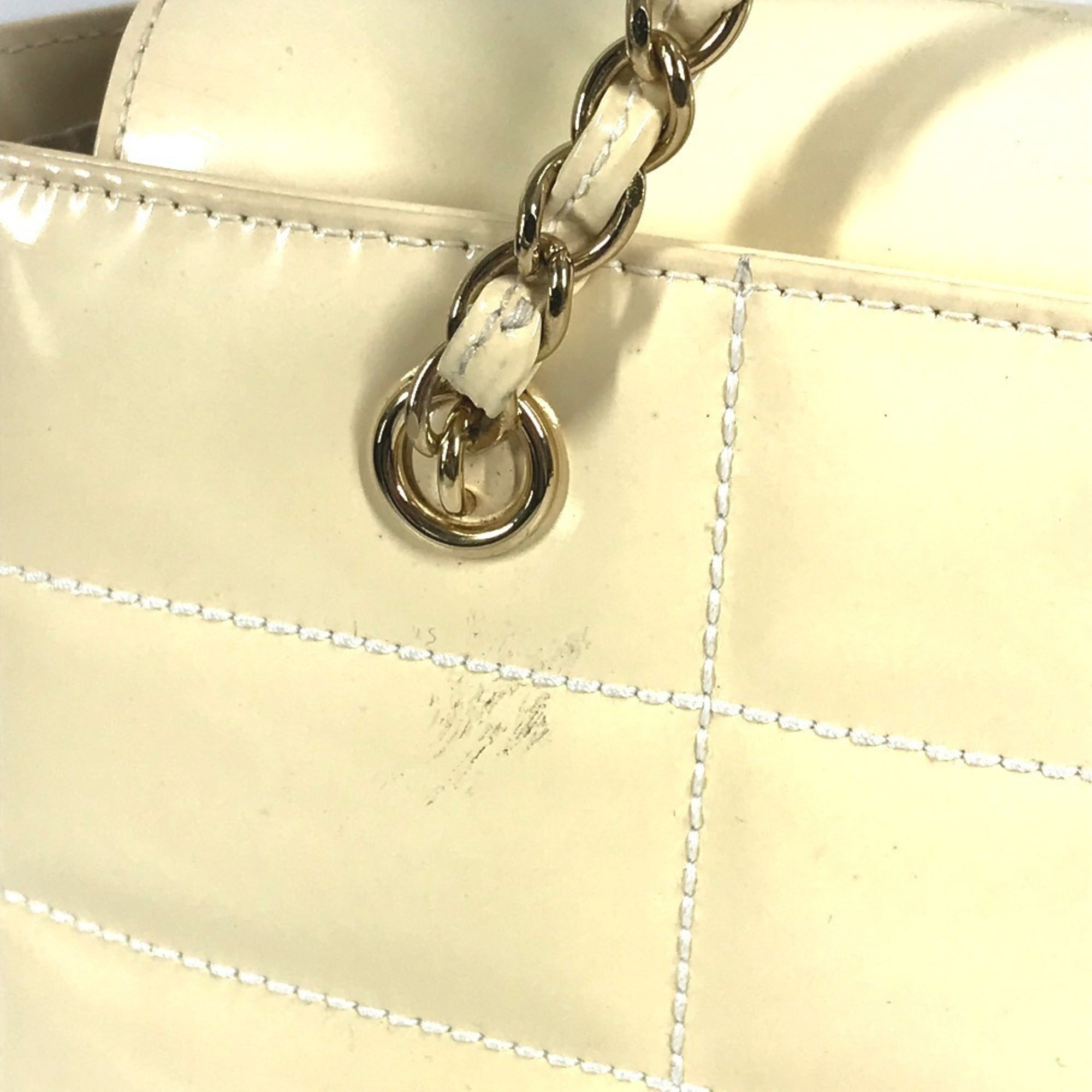 Chanel White Yellow Shoulder Bag (Pre-Owned)