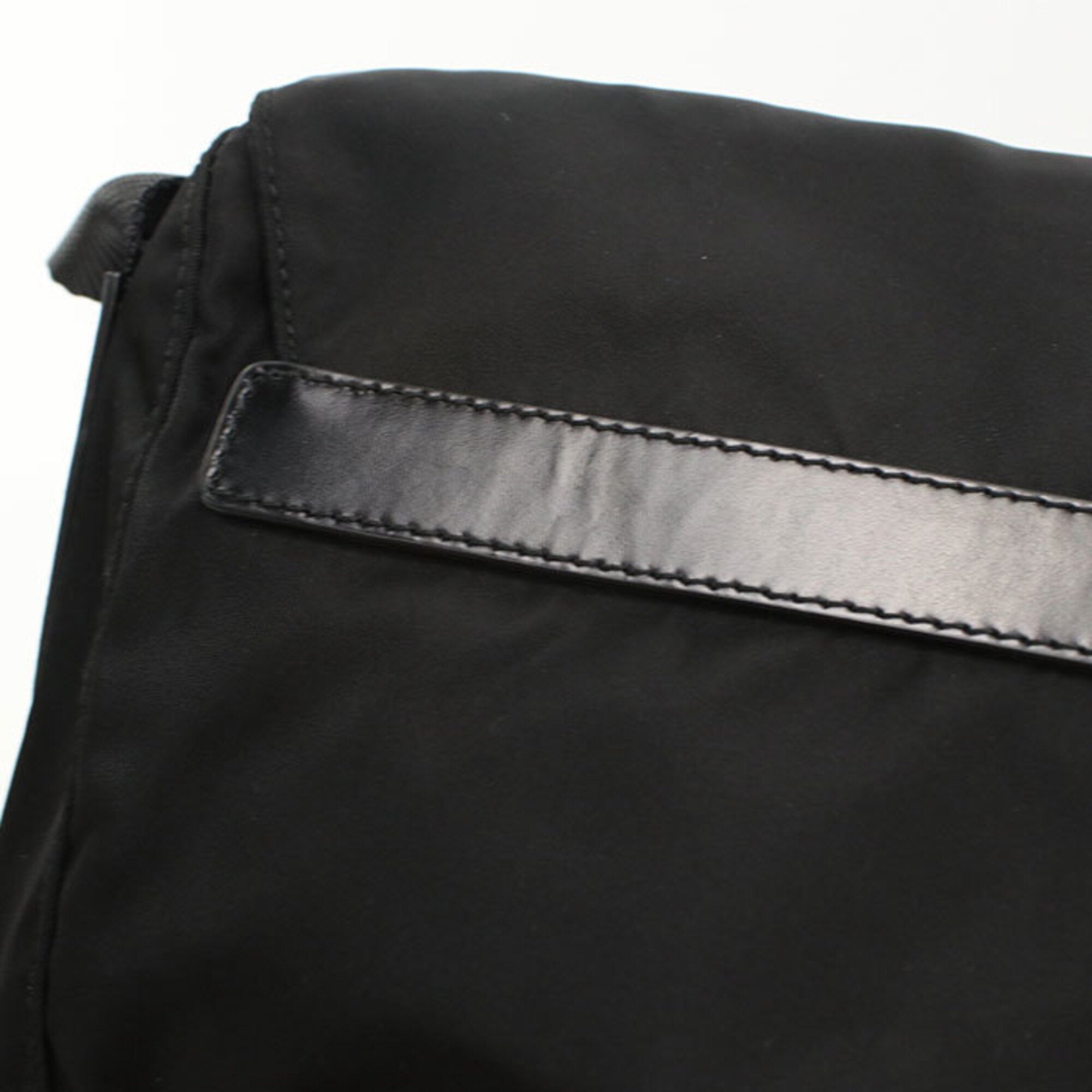 Prada Black Nylon Shoulder Bag (Pre-Owned)