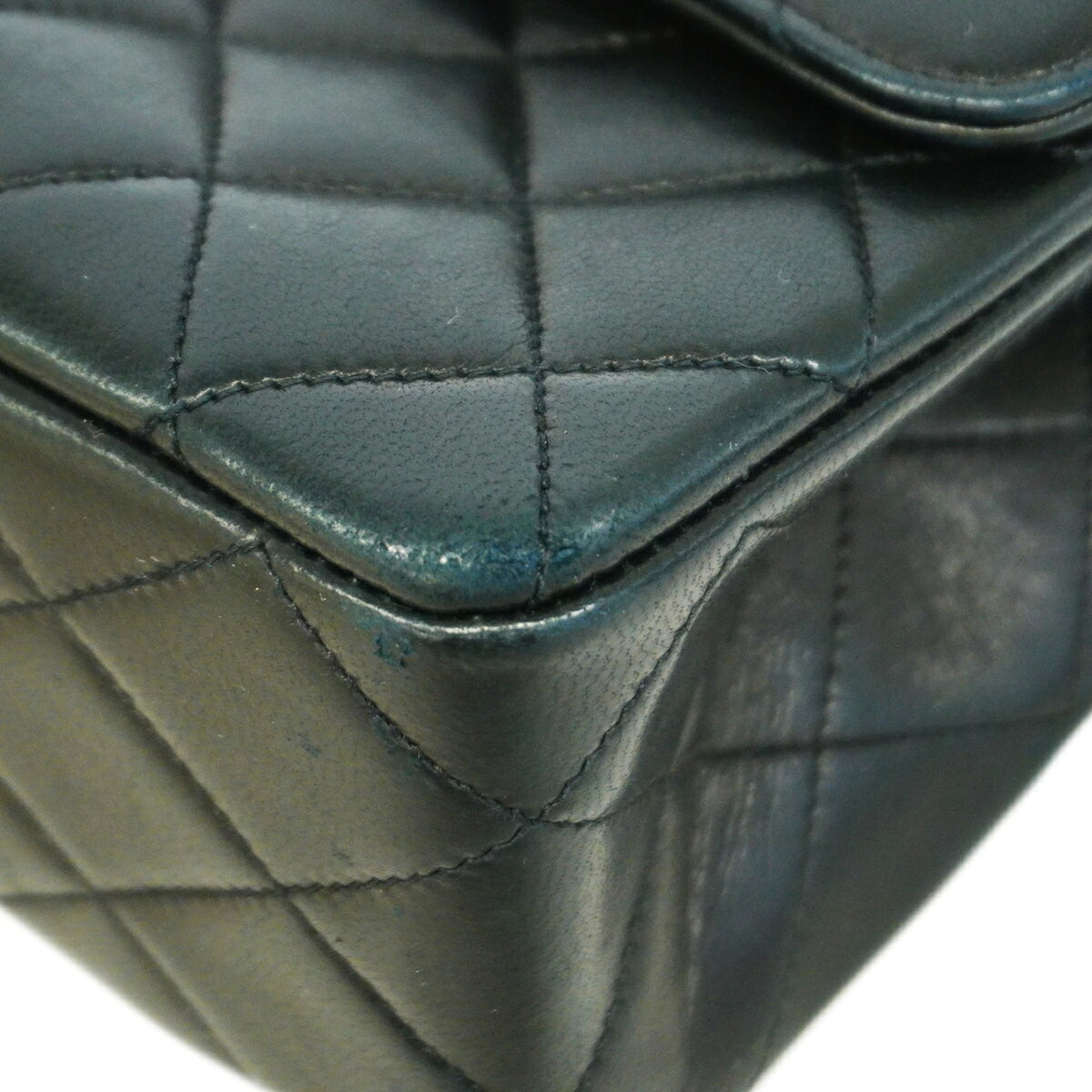 Chanel Black Leather Shoulder Bag (Pre-Owned)